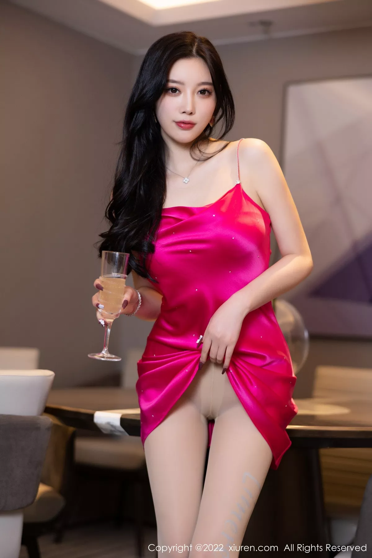 XiuRen第5959期_女神杨晨晨Yome浴室脱红色短裙露无内肉丝秀惹火身材诱惑写真88P
