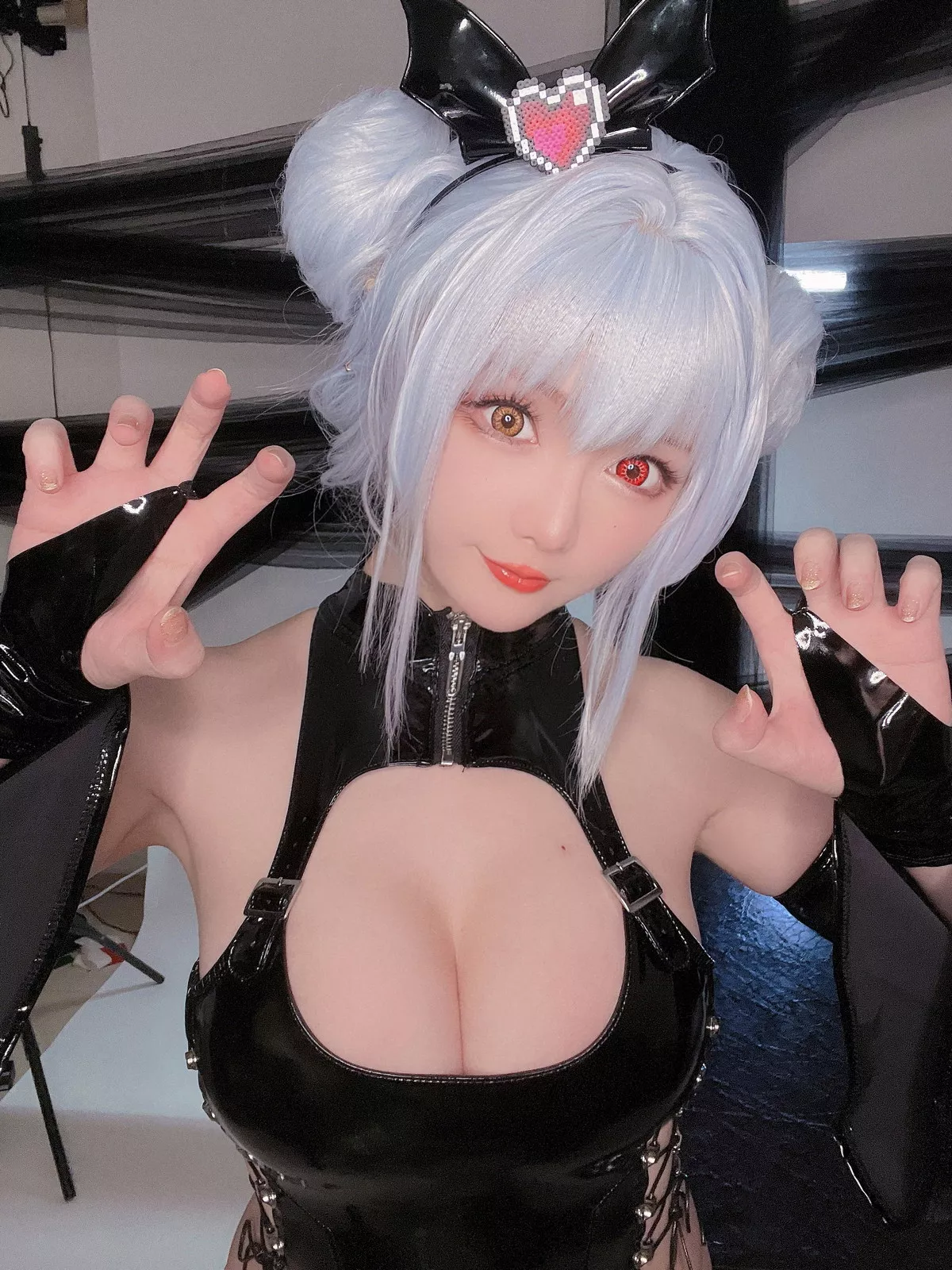 Coser小姐姐星之迟迟水蓝小恶魔主题性感黑色皮质情趣服饰秀翘臀美腿诱惑写真59P