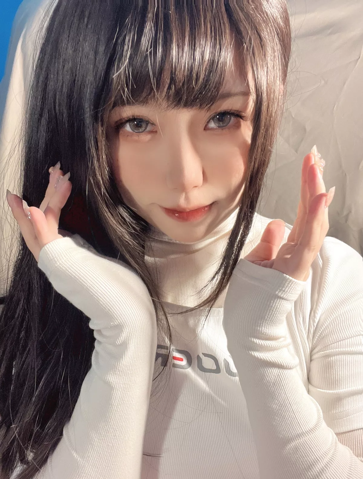 网络美女一北亦北吉他妹妹主题私房性感白色开胸服饰半撩秀豪乳翘臀诱惑写真33P