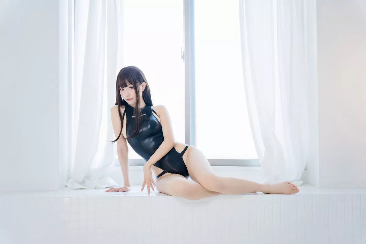 Coser妹子Ely_eee竞泳水手服主题泳池黑色皮质连体泳衣秀完美身材诱惑写真73P