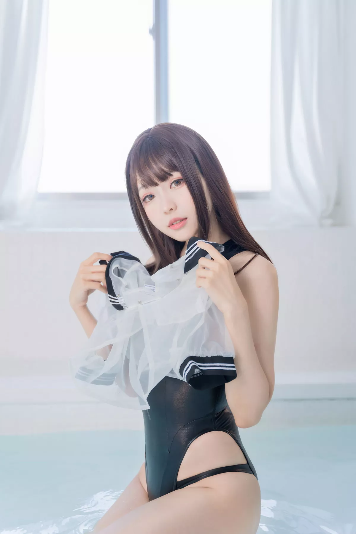 Coser妹子Ely_eee竞泳水手服主题泳池黑色皮质连体泳衣秀完美身材诱惑写真73P
