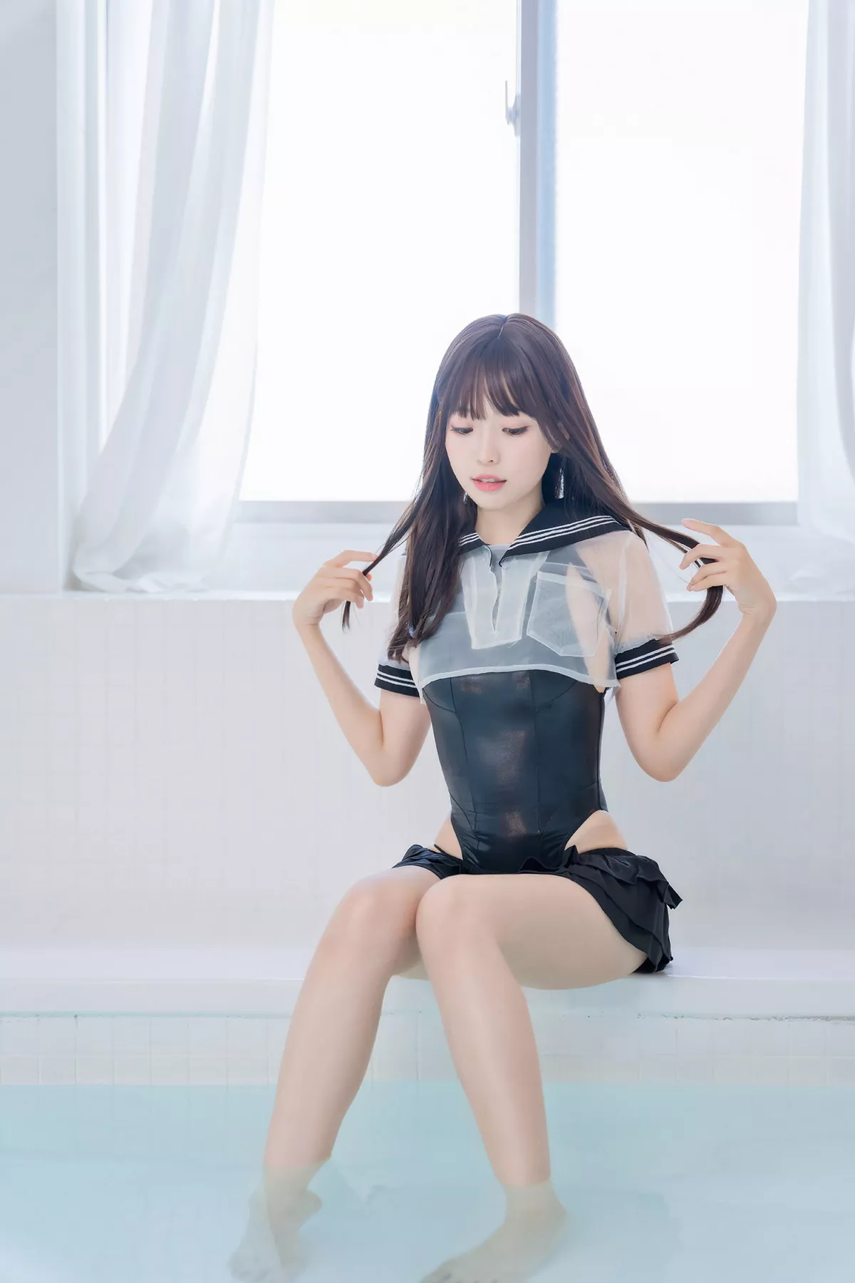 Coser妹子Ely_eee竞泳水手服主题泳池黑色皮质连体泳衣秀完美身材诱惑写真73P