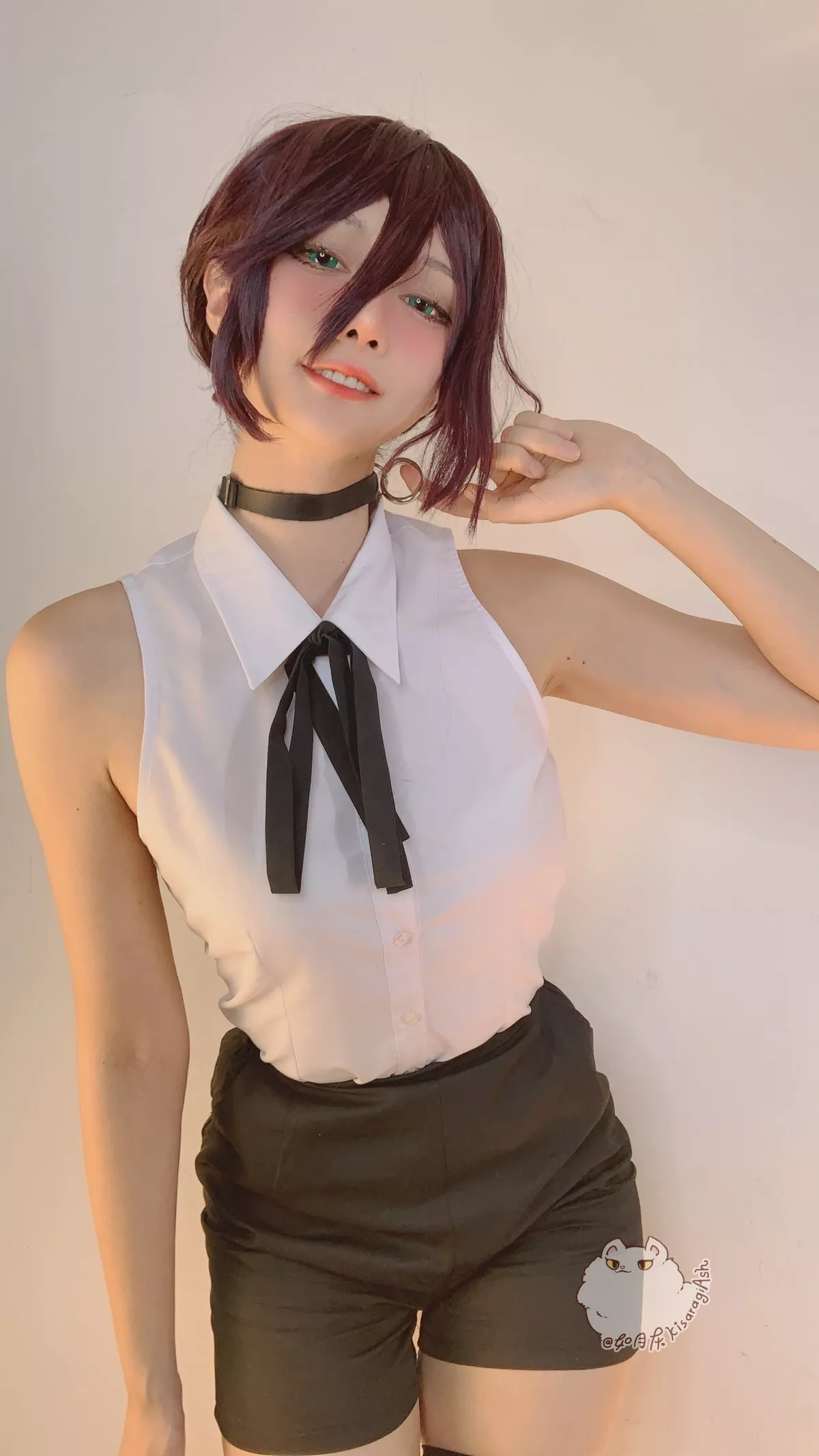 网络美女Ash如月灰电锯人REZE主题性感无袖白T配黑色短裙黑丝袜迷人写真34P