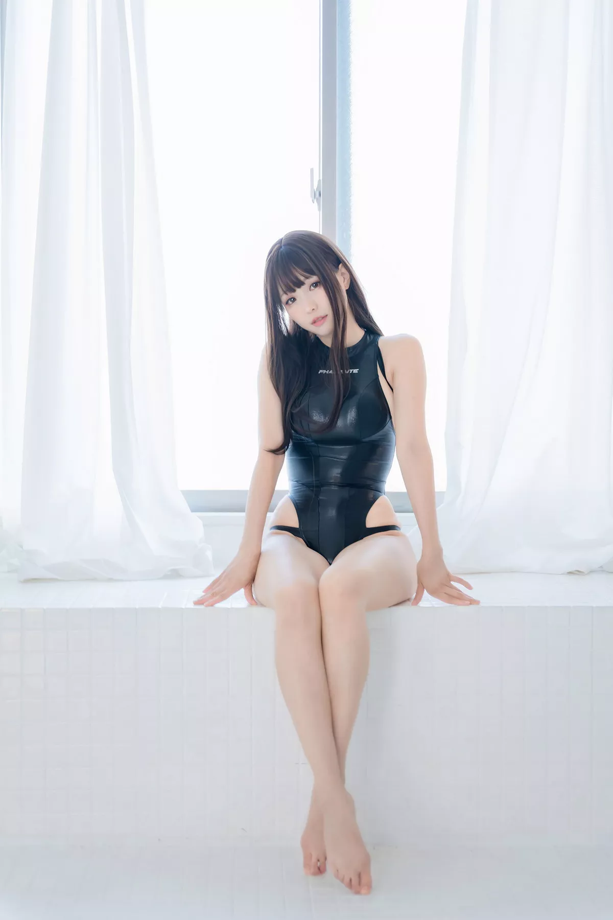 Coser妹子Ely_eee竞泳水手服主题泳池黑色皮质连体泳衣秀完美身材诱惑写真73P