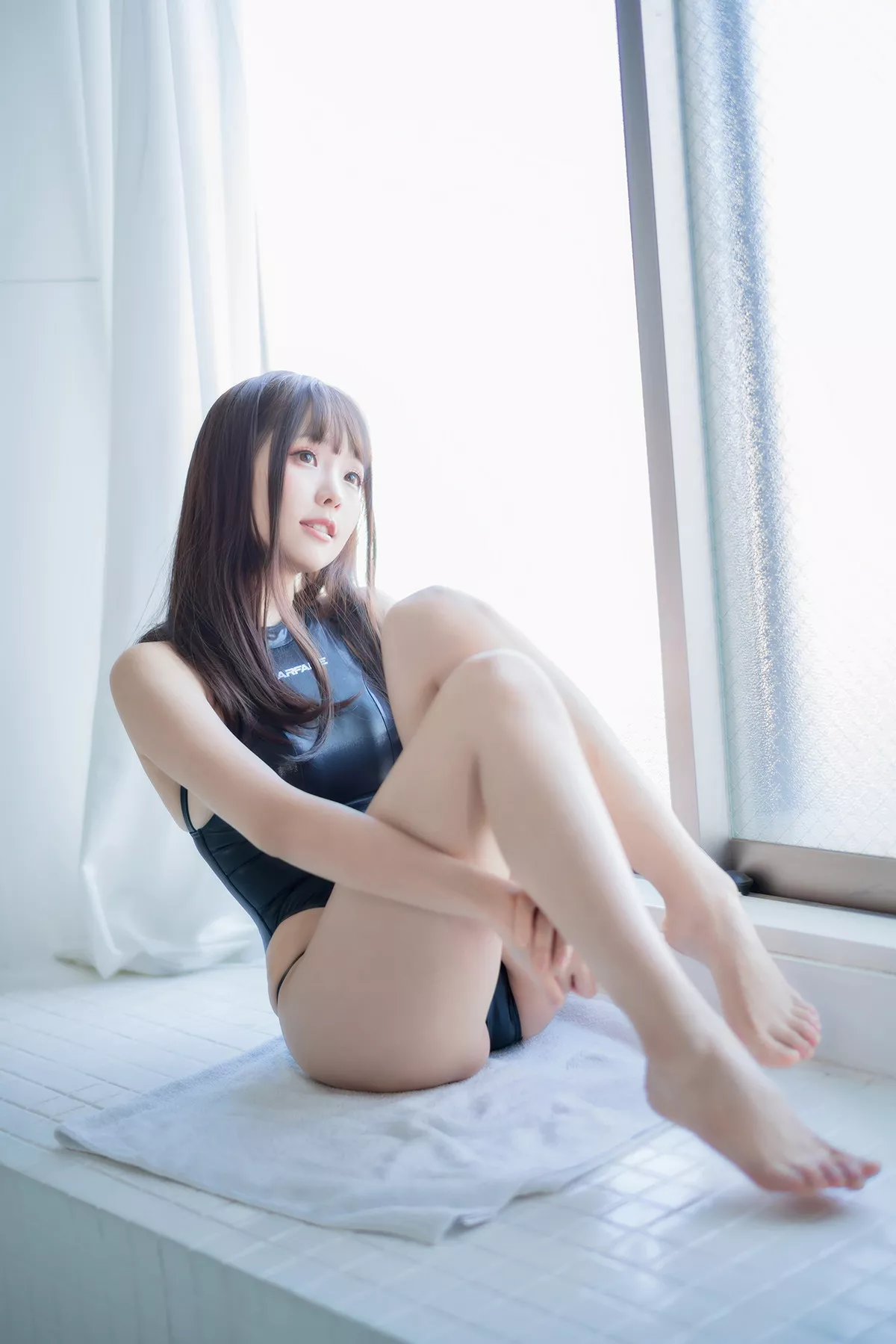 Coser妹子Ely_eee竞泳水手服主题泳池黑色皮质连体泳衣秀完美身材诱惑写真73P