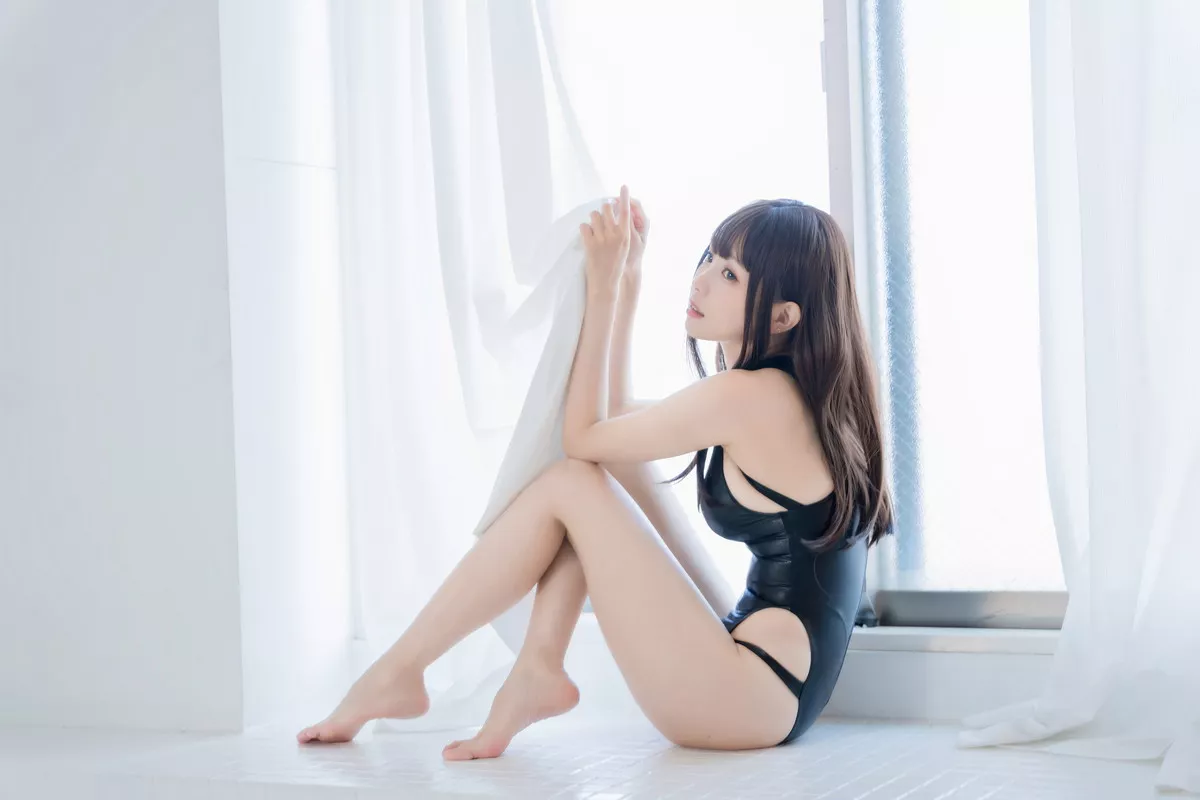 Coser妹子Ely_eee竞泳水手服主题泳池黑色皮质连体泳衣秀完美身材诱惑写真73P