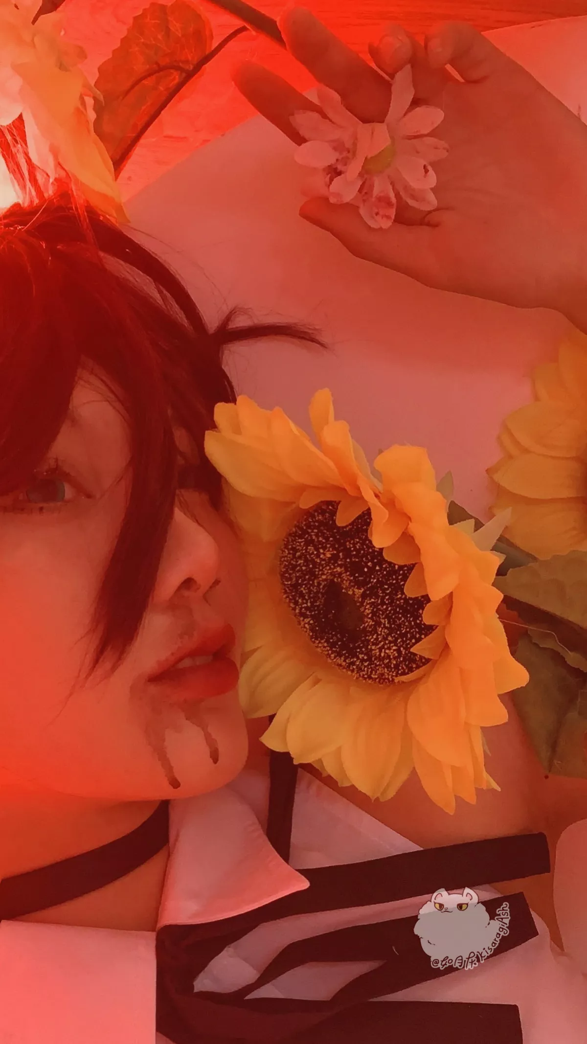 网络美女Ash如月灰电锯人REZE主题性感无袖白T配黑色短裙黑丝袜迷人写真34P
