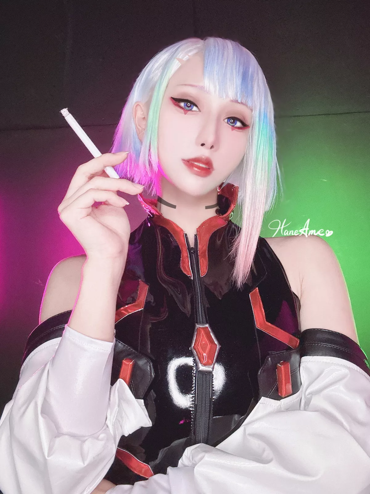 Coser美女雨波_HaneAme-Cyberpunk Lucy主题私房浴缸黑色三点式内衣诱惑写真35P