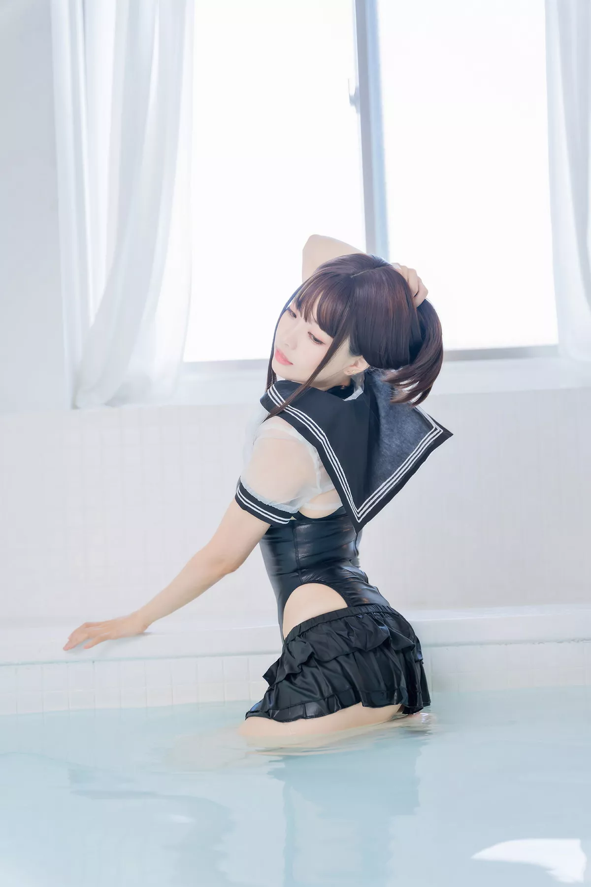 Coser妹子Ely_eee竞泳水手服主题泳池黑色皮质连体泳衣秀完美身材诱惑写真73P