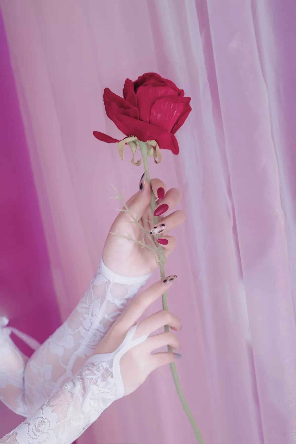 网络美女Eloise软软入水蕾丝主题私房浴缸芭比娃娃装扮白色蕾丝内衣湿身诱惑写真35P