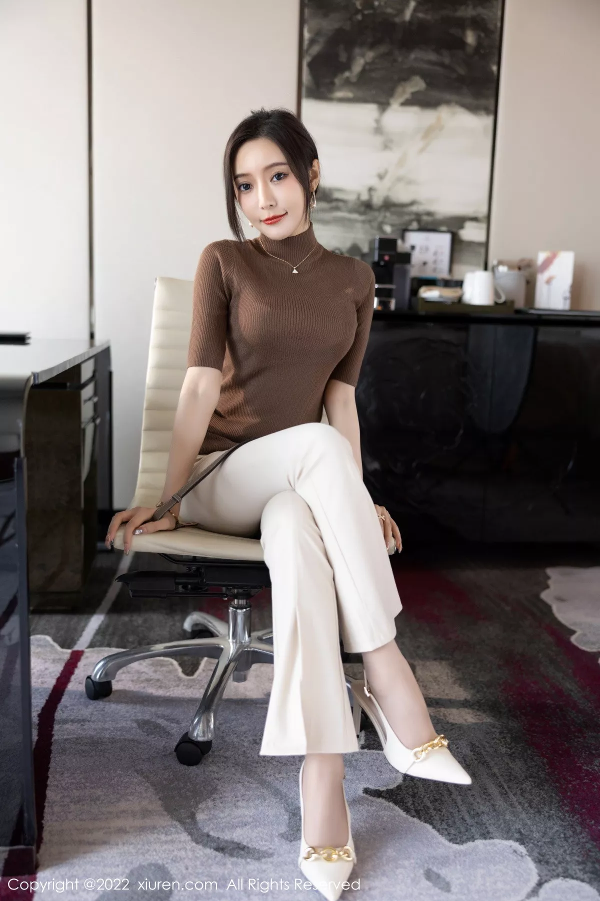 XiuRen第5978期_女神王馨瑶yanni私房半脱露性感蓝色内衣配超薄无内肉丝诱惑写真81P