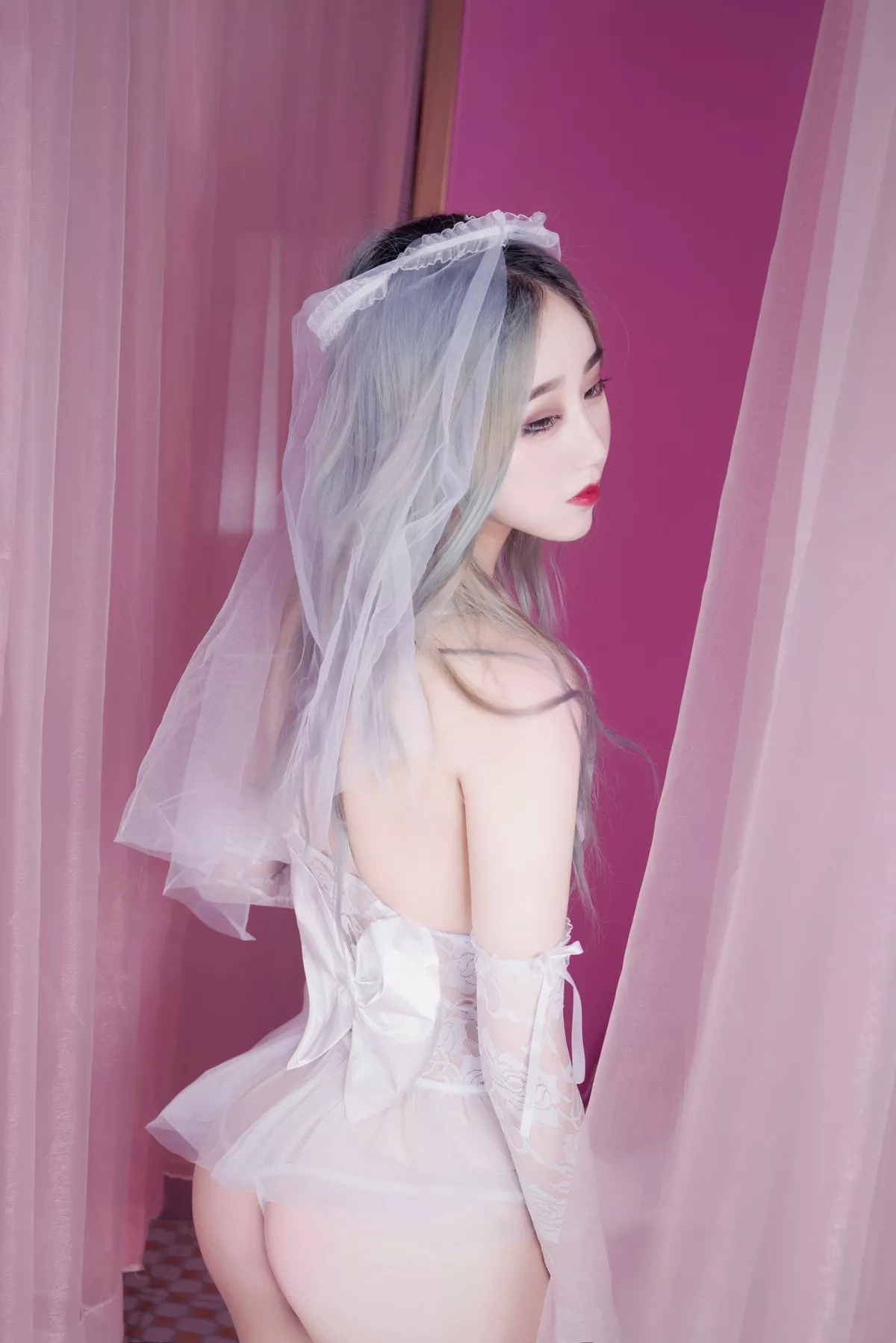 网络美女Eloise软软入水蕾丝主题私房浴缸芭比娃娃装扮白色蕾丝内衣湿身诱惑写真35P