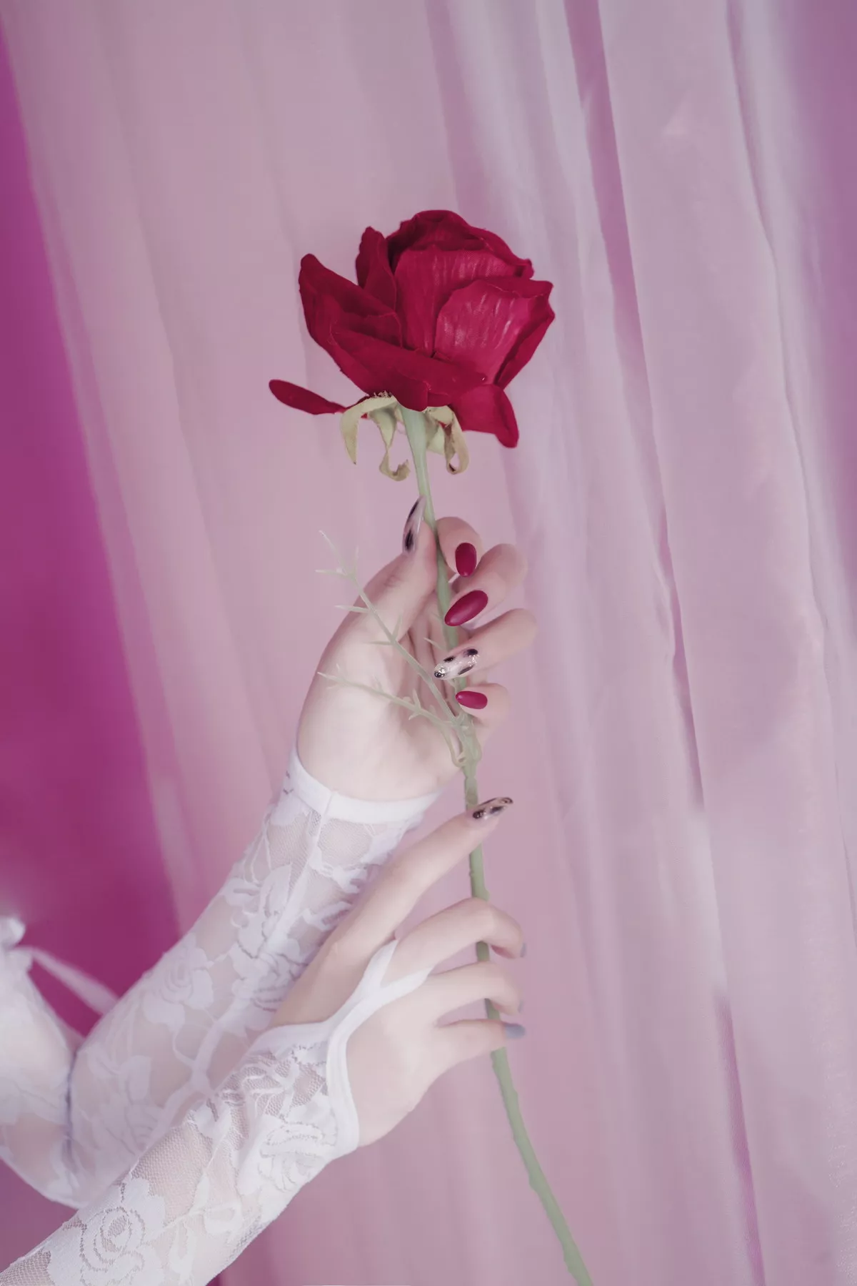 网络美女Eloise软软入水蕾丝主题私房浴缸芭比娃娃装扮白色蕾丝内衣湿身诱惑写真35P