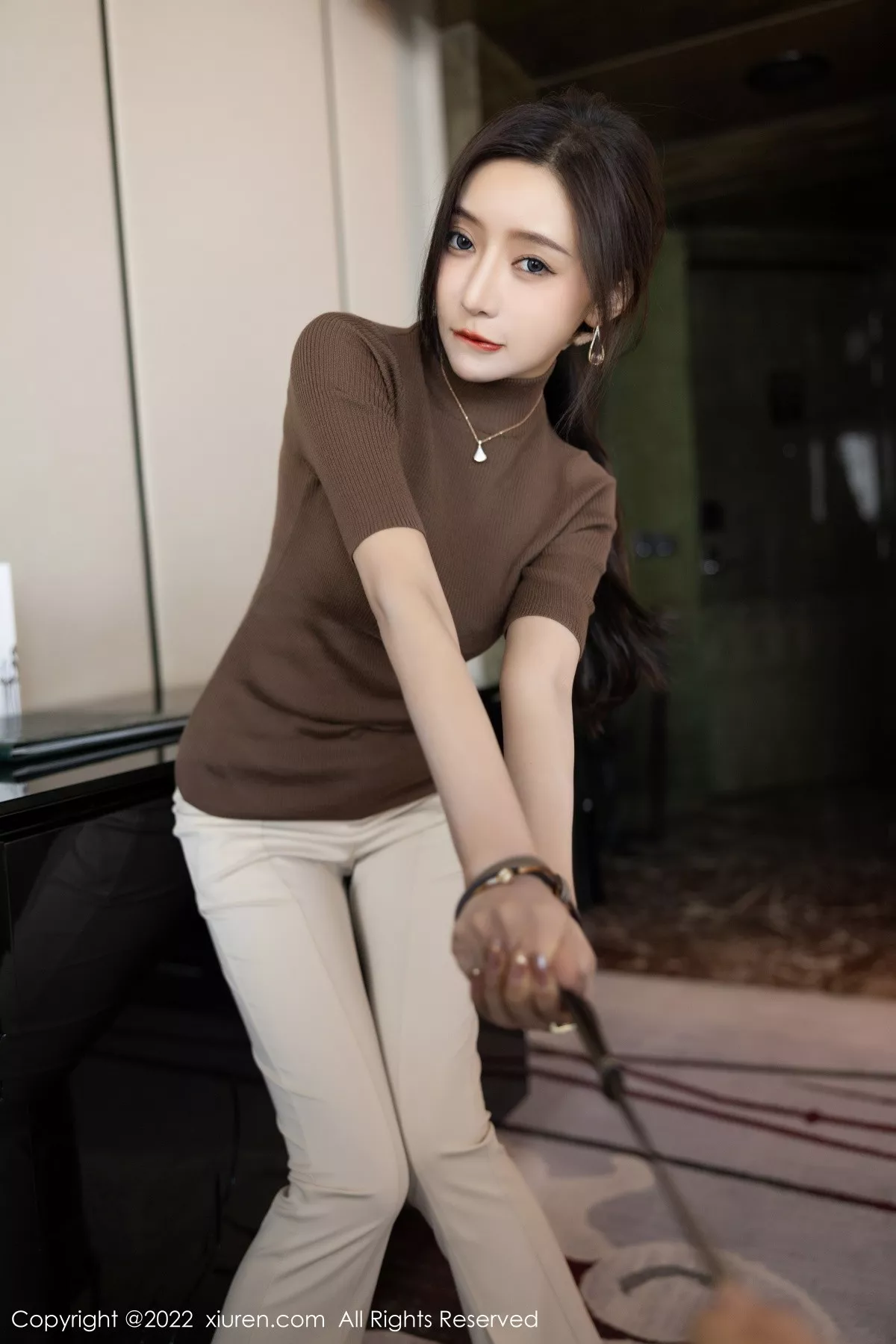XiuRen第5978期_女神王馨瑶yanni私房半脱露性感蓝色内衣配超薄无内肉丝诱惑写真81P