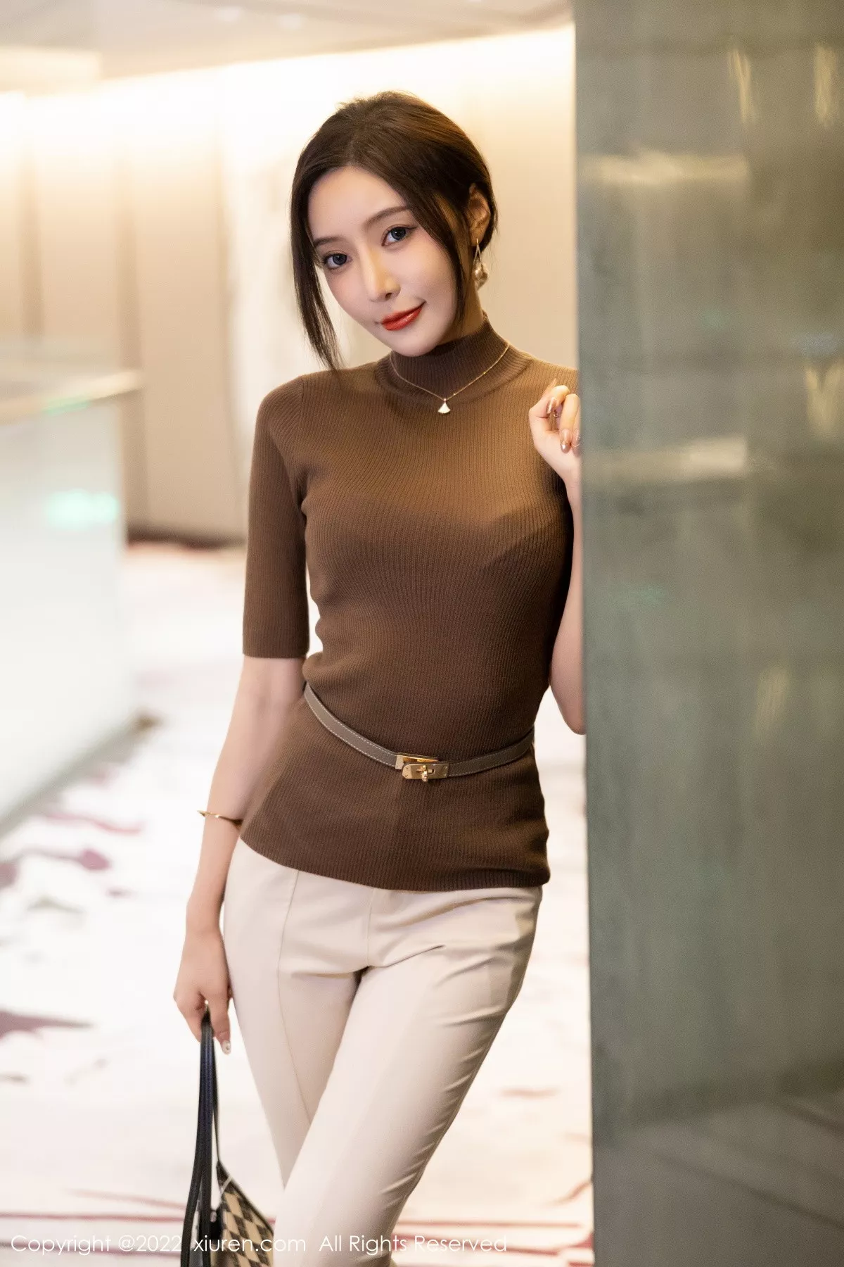XiuRen第5978期_女神王馨瑶yanni私房半脱露性感蓝色内衣配超薄无内肉丝诱惑写真81P