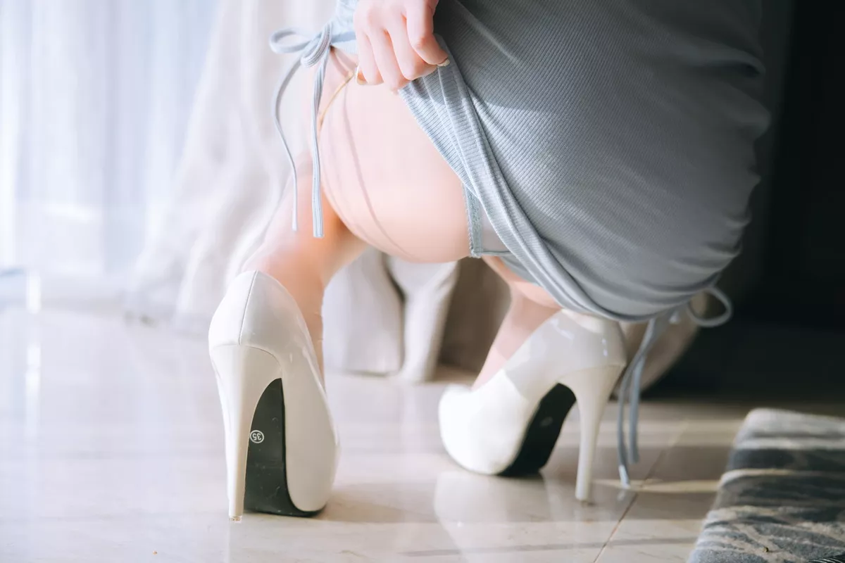 Cosplay美女日奈娇包臀裙秘书主题私房半脱制服露性感内衣秀童颜巨乳诱惑写真105P
