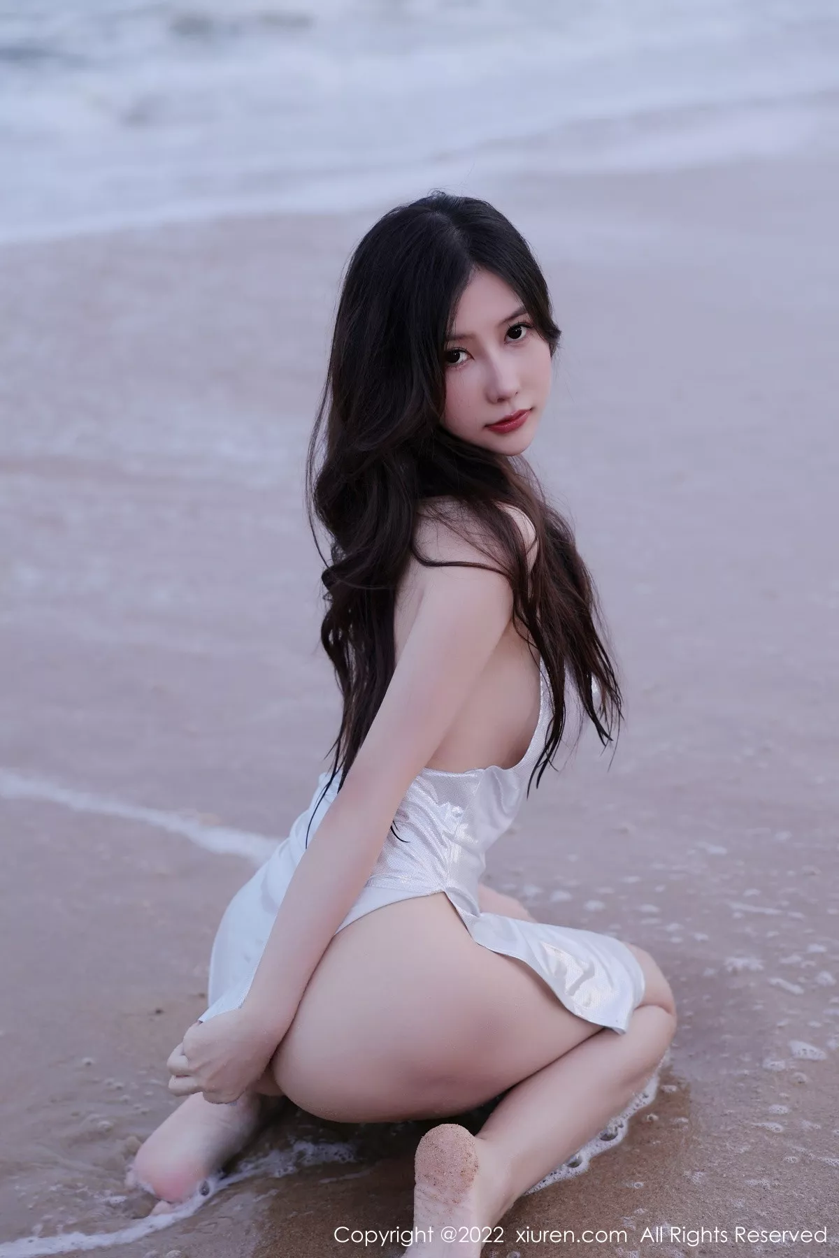 XiuRen第5990期_模特尹甜甜海滩场景性感蓝绿色比基尼秀完美身材迷人诱惑写真65P