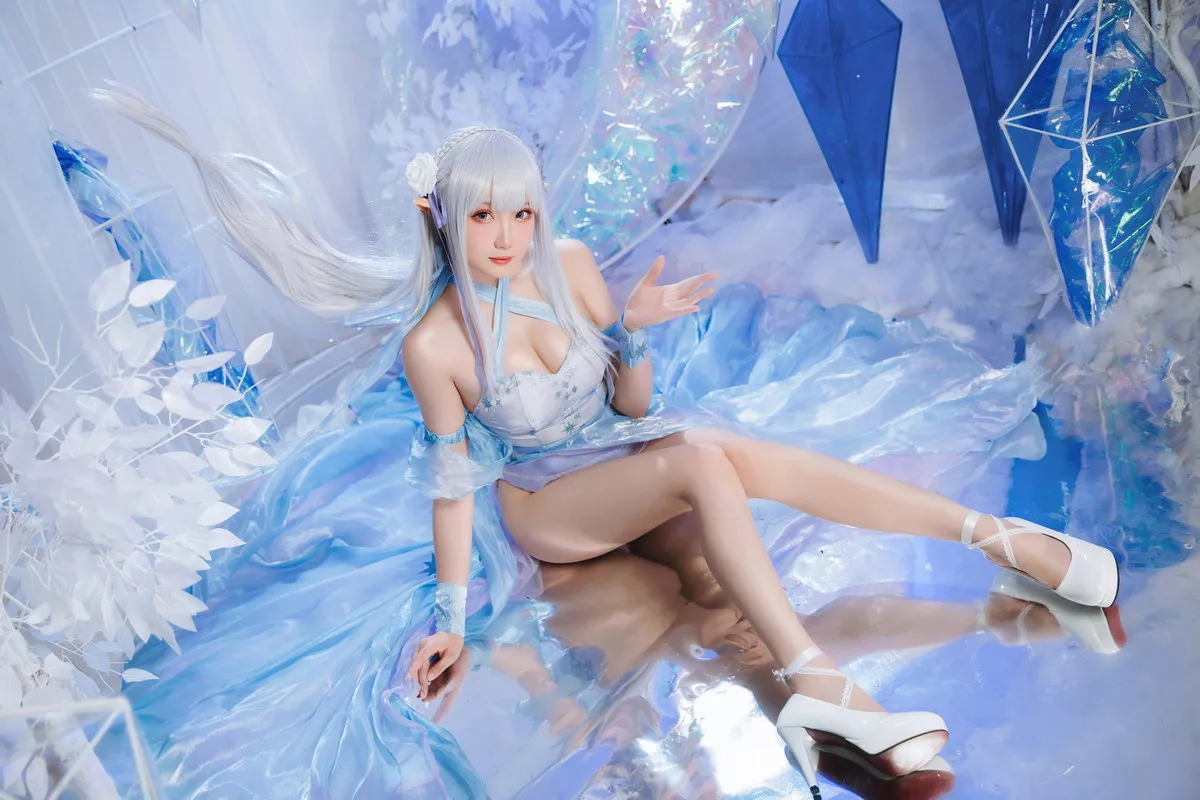 Coser美女瓜希酱水晶礼服主题绝美精灵装扮性感薄纱礼裙秀白嫩肌肤诱惑写真28P