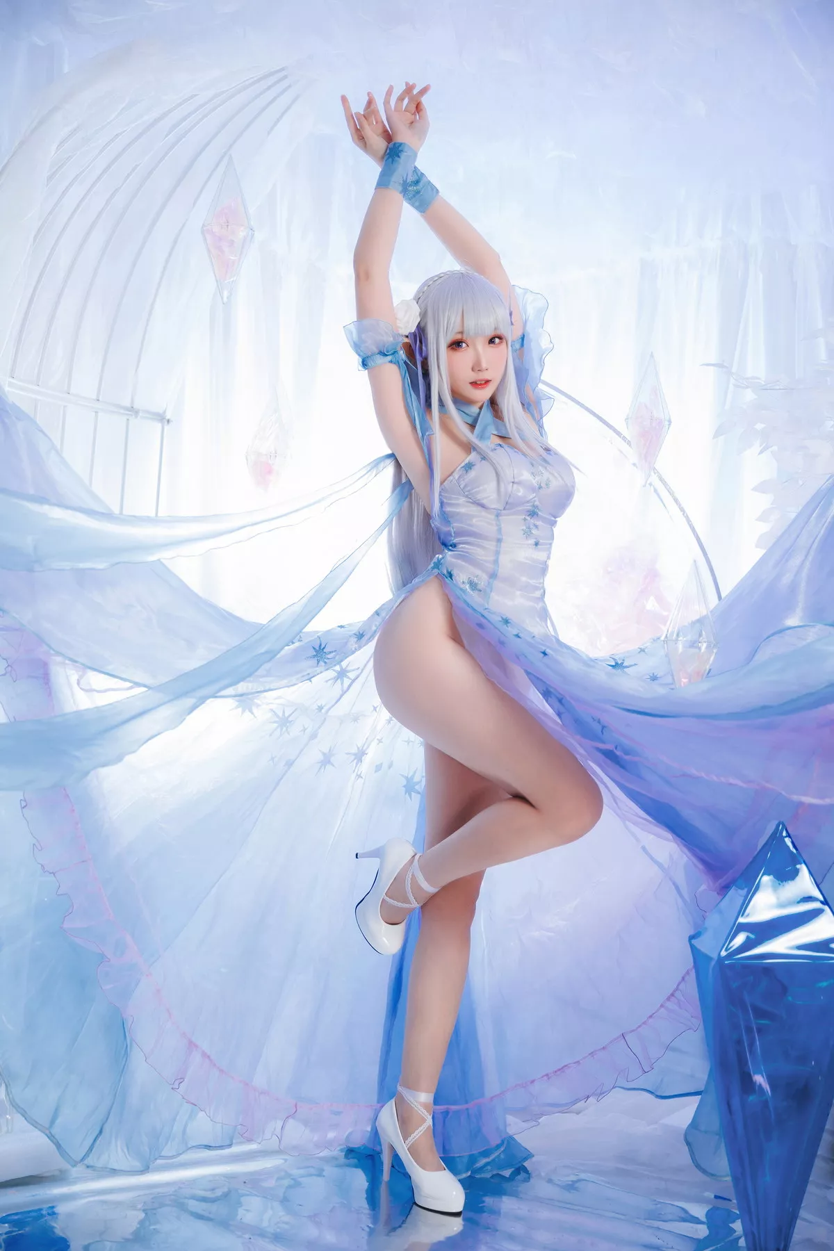 Coser美女瓜希酱水晶礼服主题绝美精灵装扮性感薄纱礼裙秀白嫩肌肤诱惑写真28P