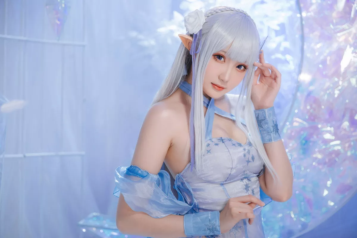 Coser美女瓜希酱水晶礼服主题绝美精灵装扮性感薄纱礼裙秀白嫩肌肤诱惑写真28P