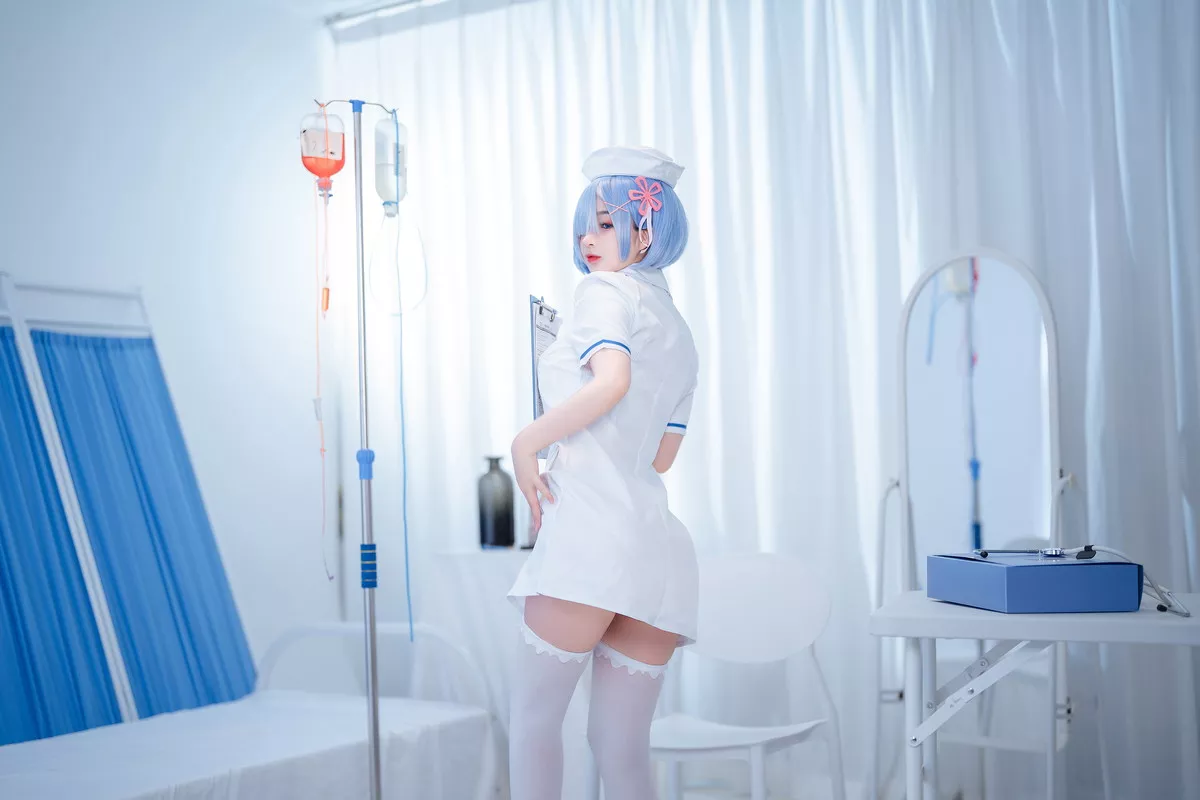 网络美女桜井宁宁雷姆护士主题半脱护士装露性感白色内衣秀豪乳遮点诱惑写真108P