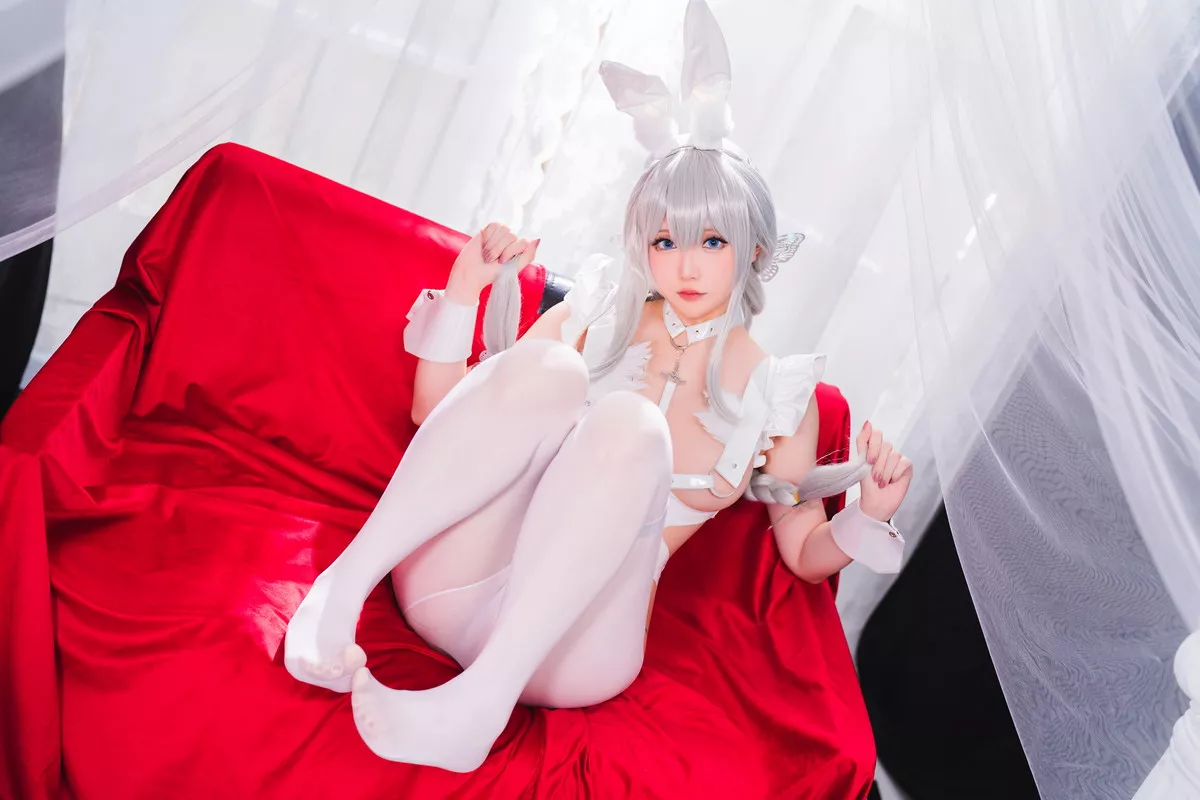 Coser小姐姐星之迟迟恶毒主题性感白色连体情趣内衣配白丝裤袜惹火诱惑写真43P