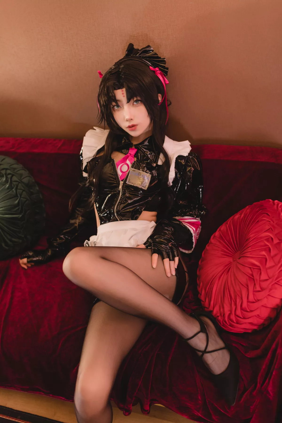 网络美女杏仁曲奇杀生院主题性感黑色皮质情趣服饰配破烂黑丝秀美腿诱惑写真38P