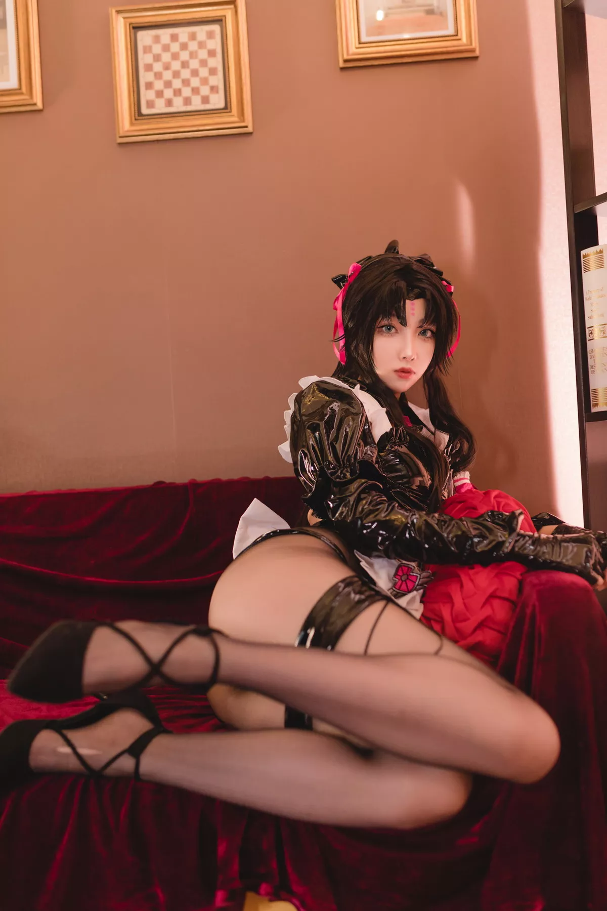 网络美女杏仁曲奇杀生院主题性感黑色皮质情趣服饰配破烂黑丝秀美腿诱惑写真38P