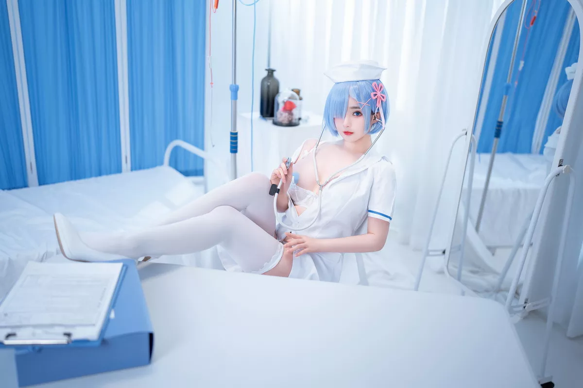 网络美女桜井宁宁雷姆护士主题半脱护士装露性感白色内衣秀豪乳遮点诱惑写真108P