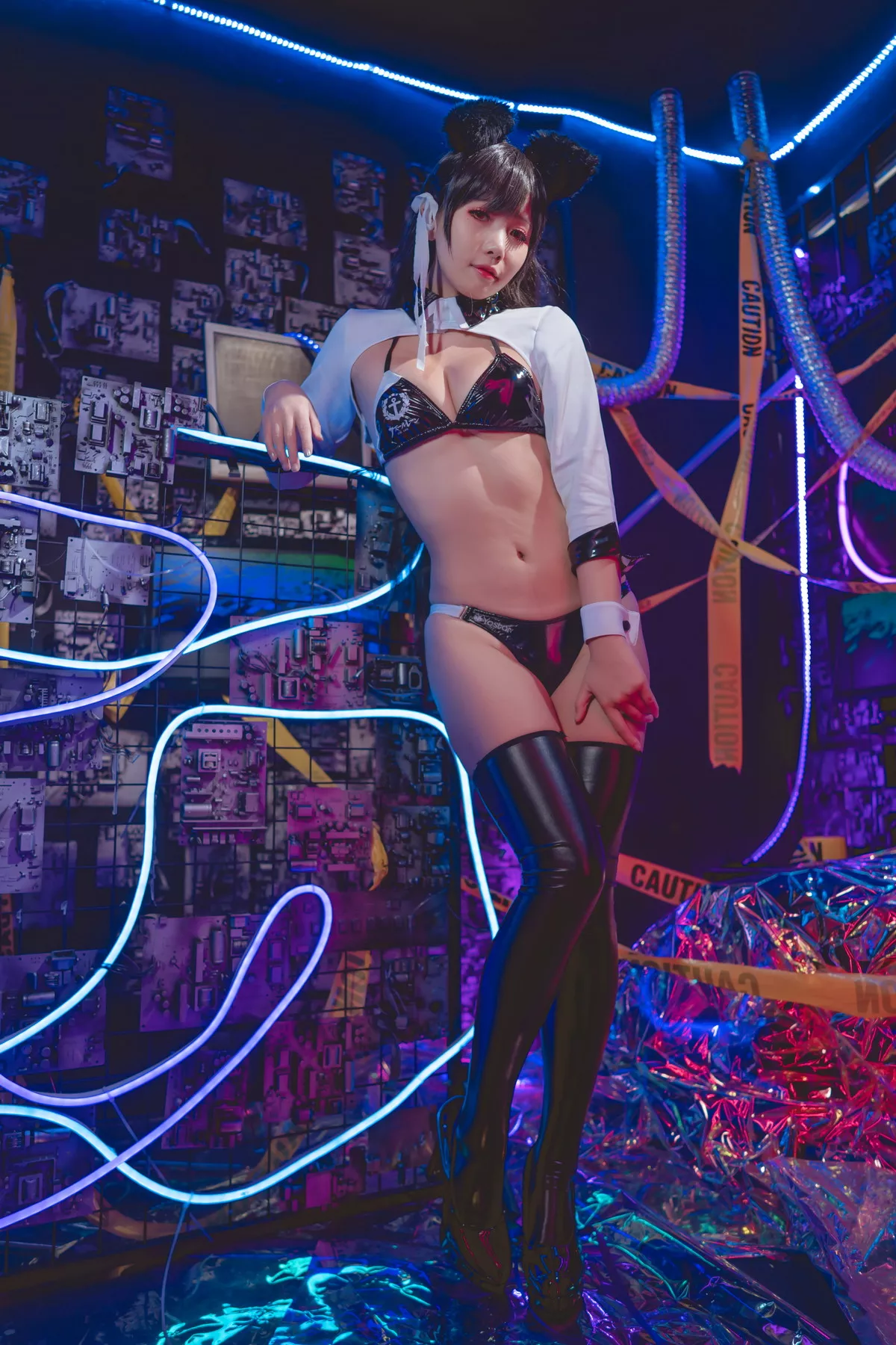 网络美女墨玉-M爱宕机车服主题性感服饰露黑色皮质内衣配皮腿袜撩人诱惑写真55P