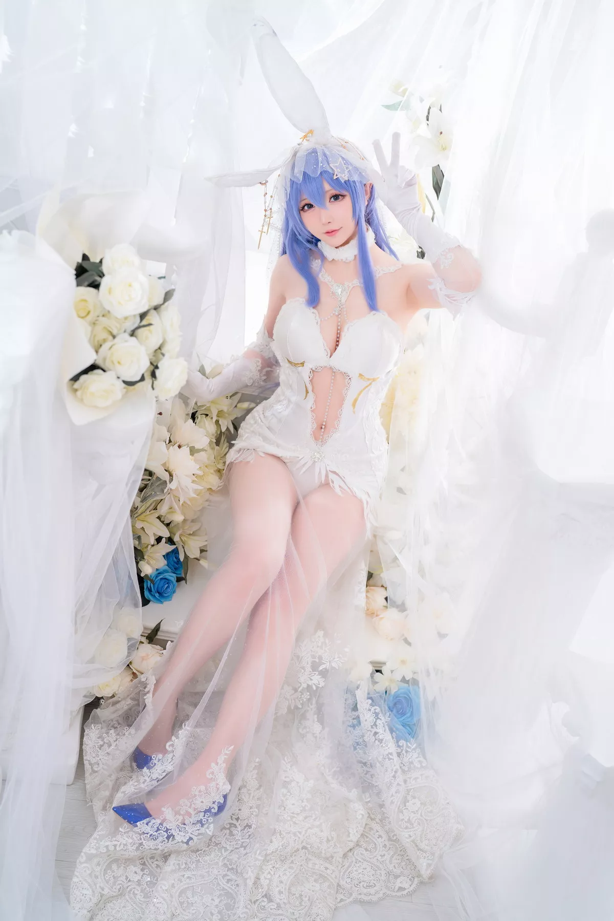 Coser小姐姐星之迟迟碧蓝航线花园主题性感透视薄纱秀翘臀美腿撩人诱惑写真37P