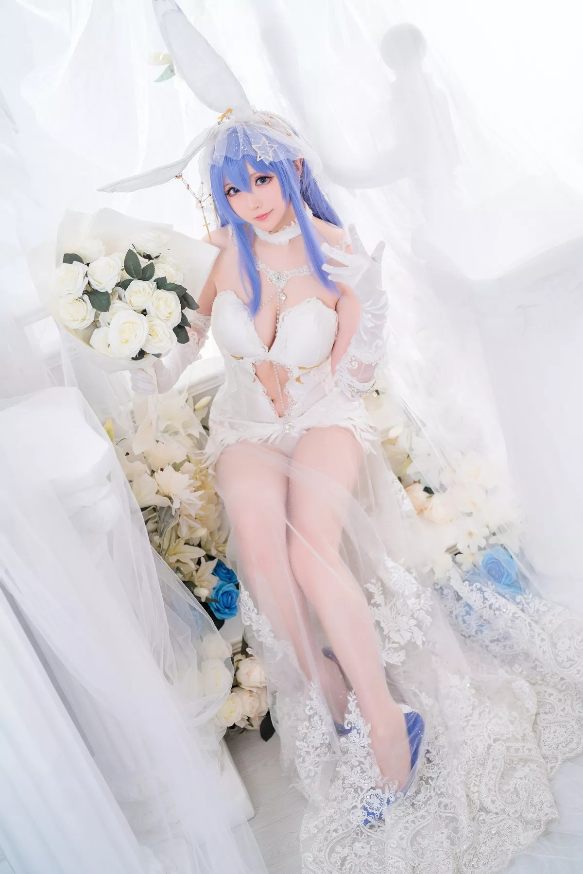 Coser小姐姐星之迟迟碧蓝航线花园主题性感透视薄纱秀翘臀美腿撩人诱惑写真37P