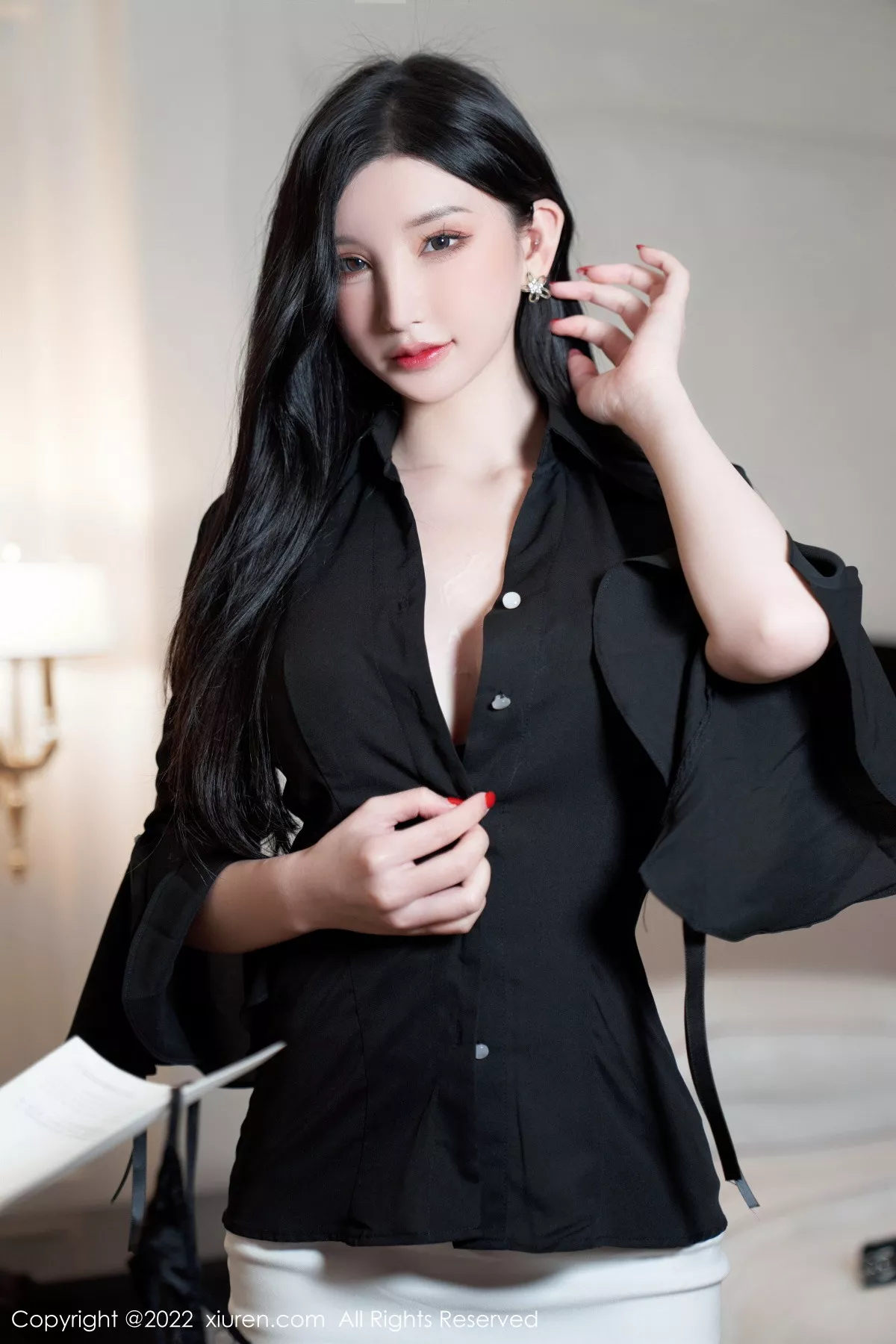 XiuRen第6012期_女神周于希Sally脱职业装露黑色内衣秀完美身材迷人诱惑写真94P
