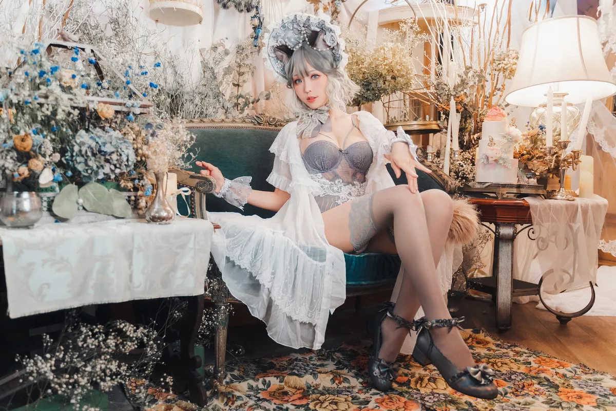 Coser妹子Ely_eee布偶猫少女主题灰色紧身内衣配蕾丝吊袜秀完美身材诱惑写真51P
