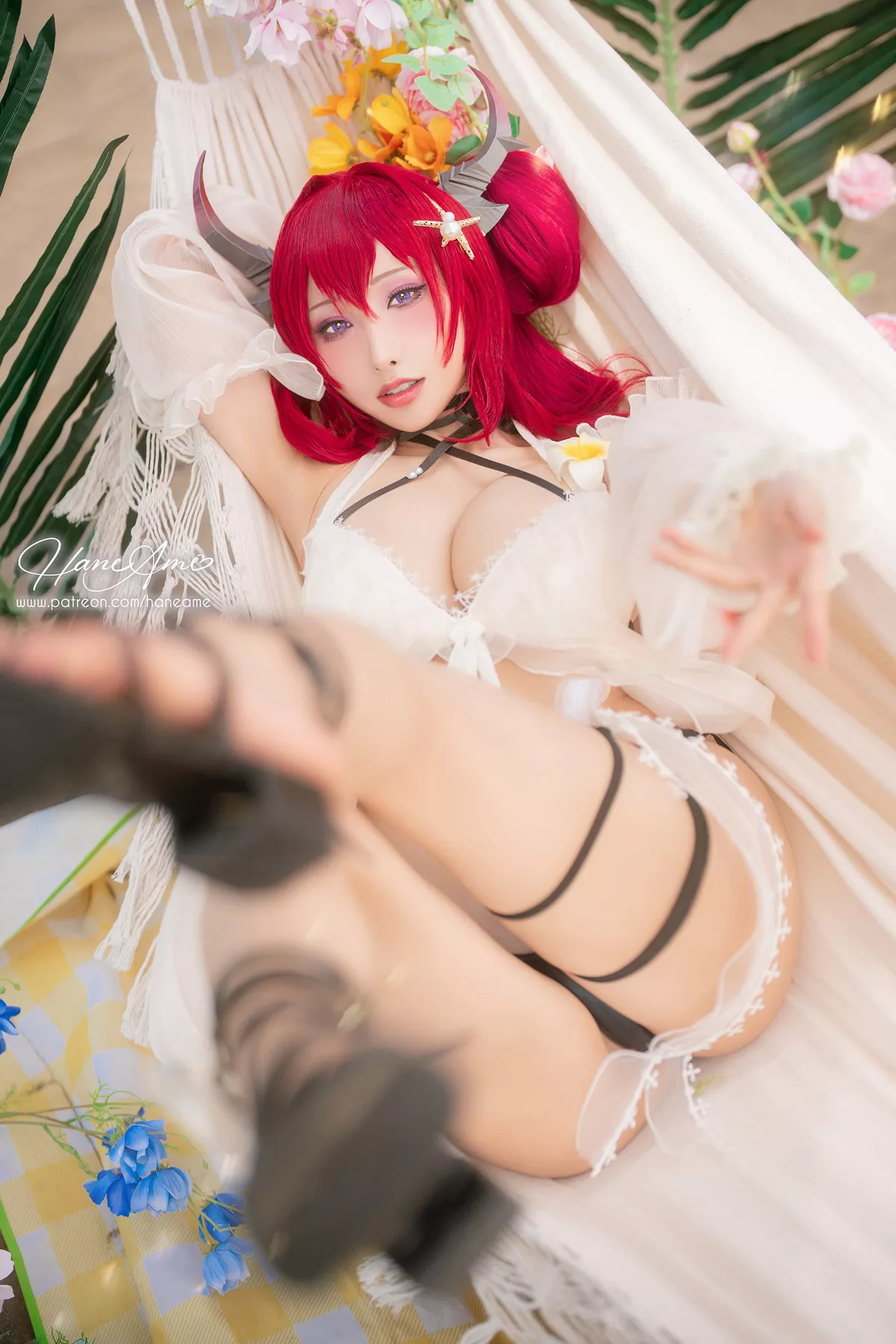 Coser美女雨波_HaneAme泳裝主题海边沙滩性感比基尼秀完美身材惹火诱惑写真38P