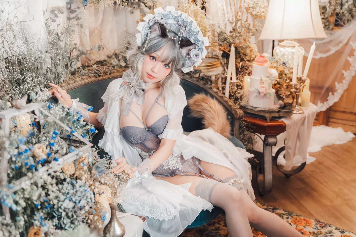Coser妹子Ely_eee布偶猫少女主题灰色紧身内衣配蕾丝吊袜秀完美身材诱惑写真51P
