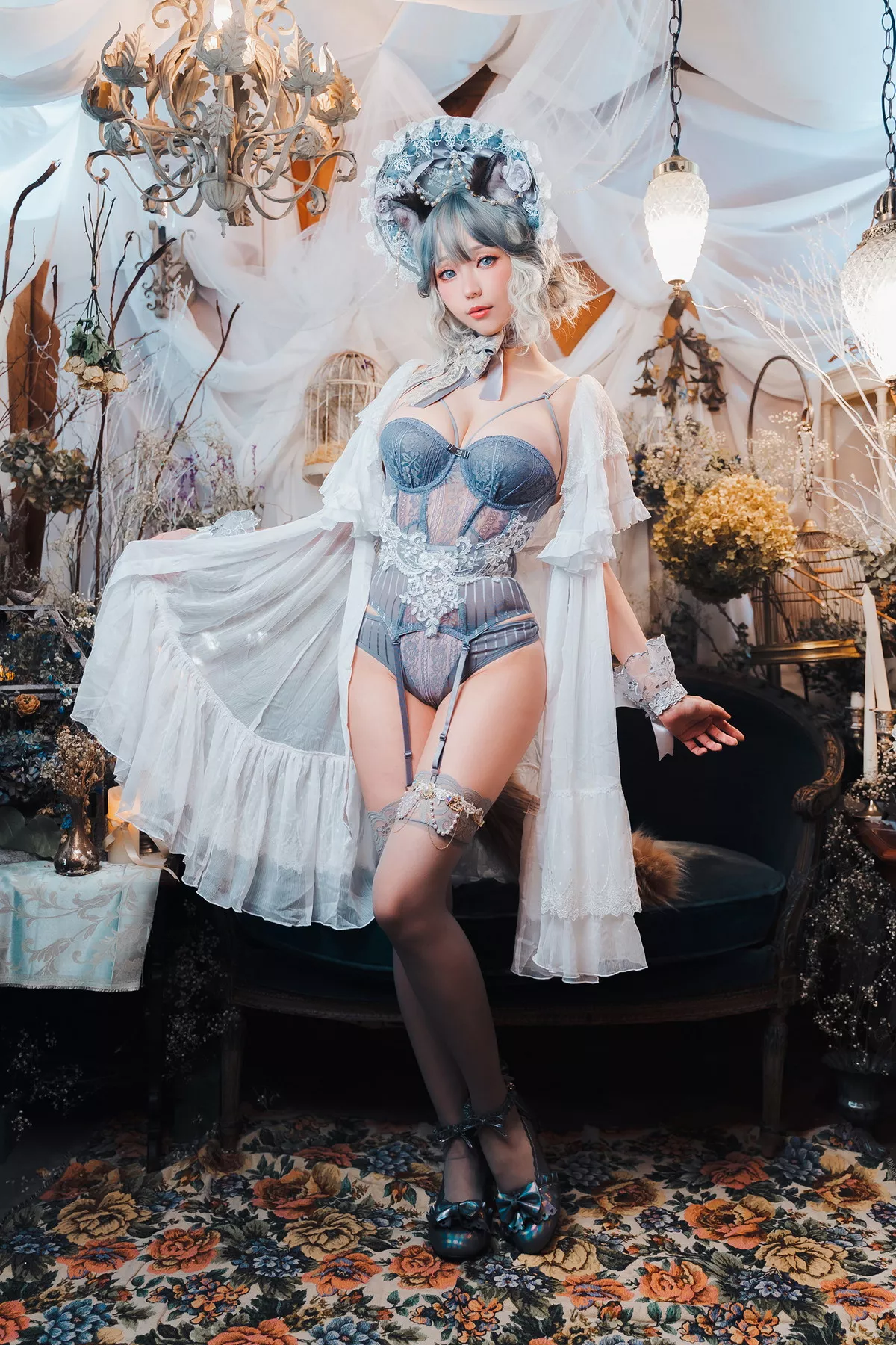 Coser妹子Ely_eee布偶猫少女主题灰色紧身内衣配蕾丝吊袜秀完美身材诱惑写真51P