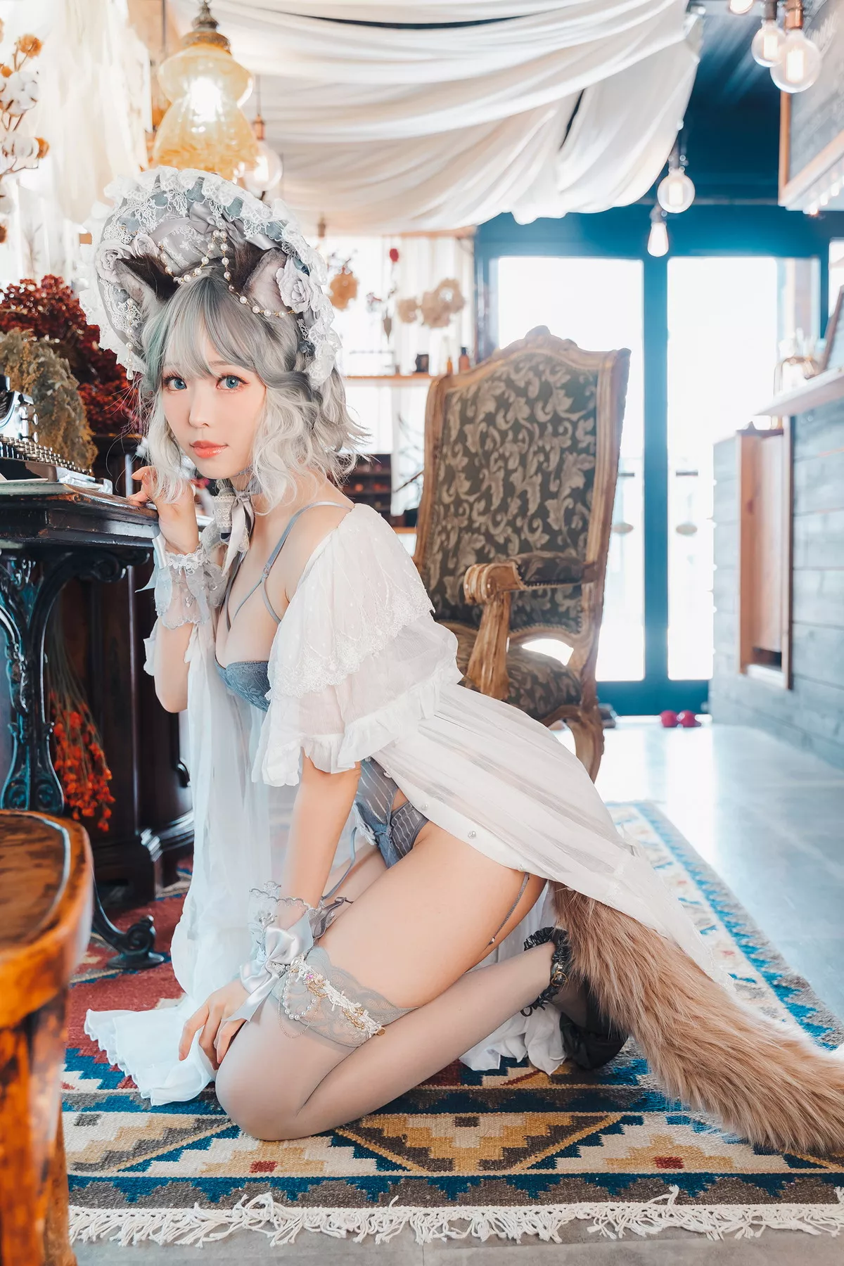 Coser妹子Ely_eee布偶猫少女主题灰色紧身内衣配蕾丝吊袜秀完美身材诱惑写真51P