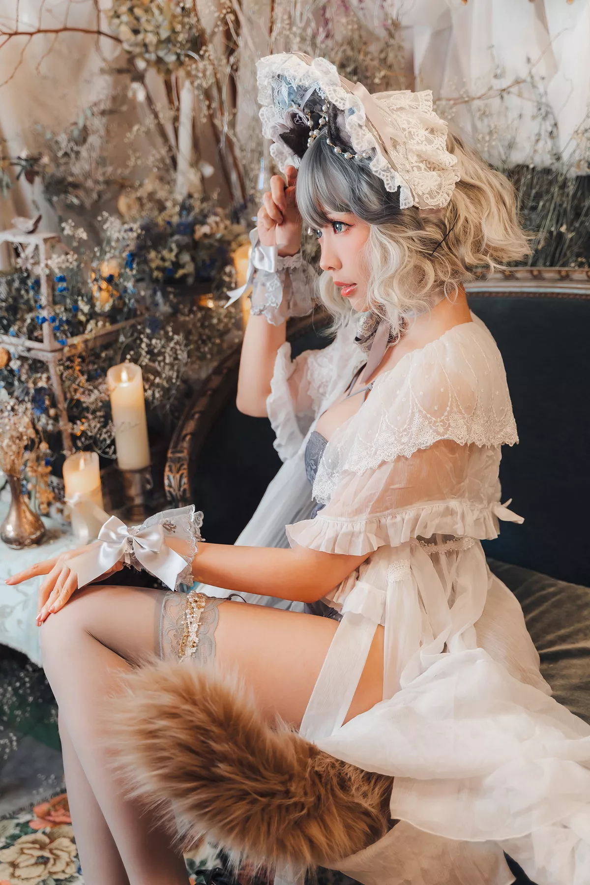 Coser妹子Ely_eee布偶猫少女主题灰色紧身内衣配蕾丝吊袜秀完美身材诱惑写真51P