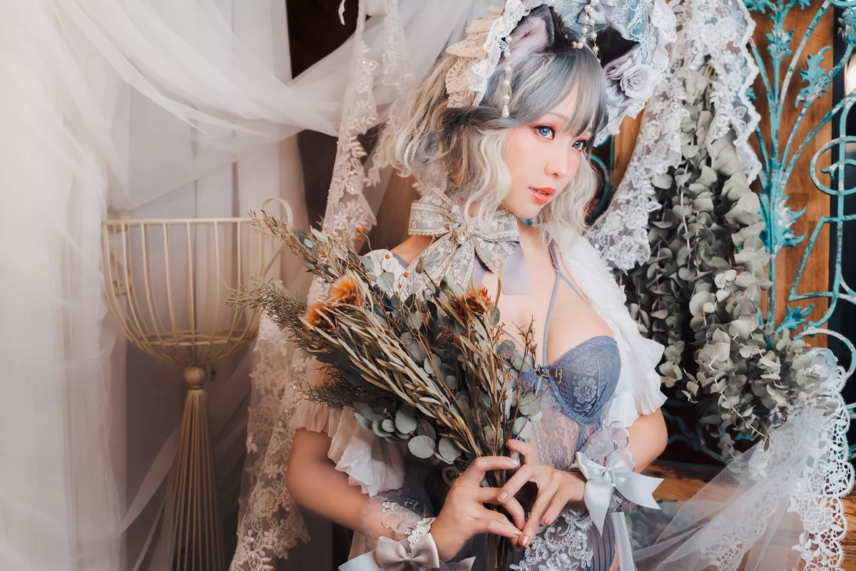 Coser妹子Ely_eee布偶猫少女主题灰色紧身内衣配蕾丝吊袜秀完美身材诱惑写真51P