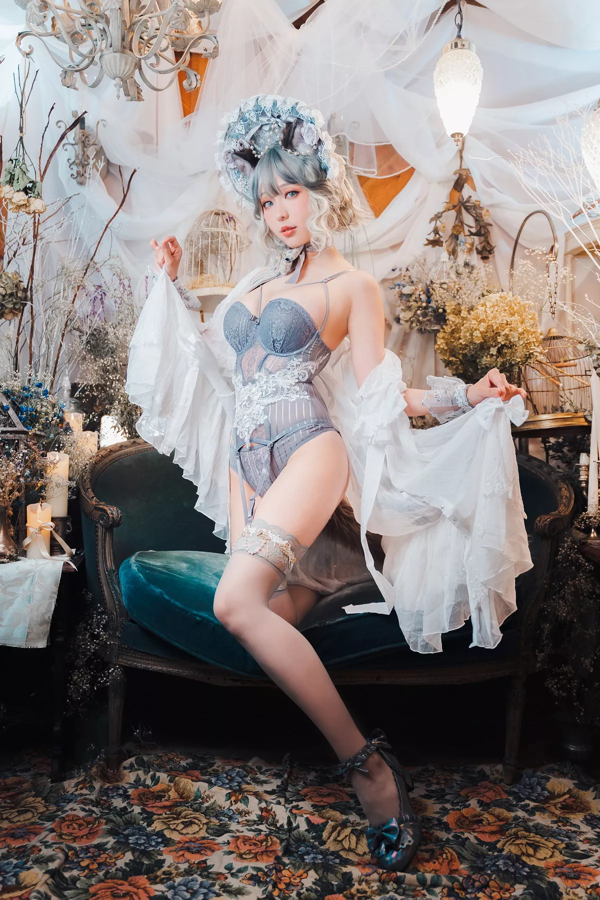 Coser妹子Ely_eee布偶猫少女主题灰色紧身内衣配蕾丝吊袜秀完美身材诱惑写真51P