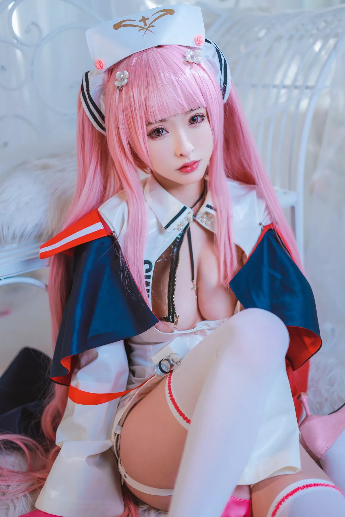 性感尤物清水由乃英仙座护士服主题性感护士装配白丝袜秀翘臀美腿诱惑写真52P