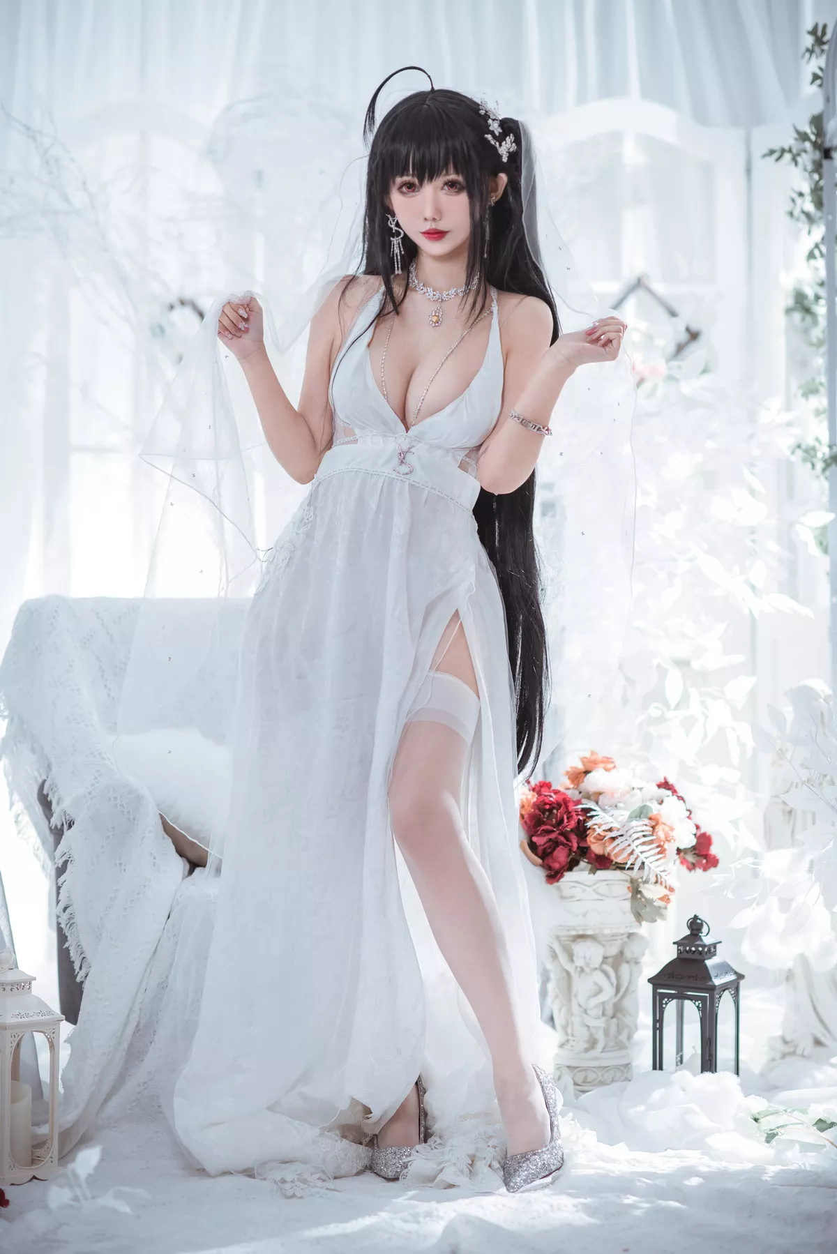 Coser美女仙女月大凤花嫁主题性感白色薄透婚纱配白丝吊袜秀惹火身材诱惑写真30P