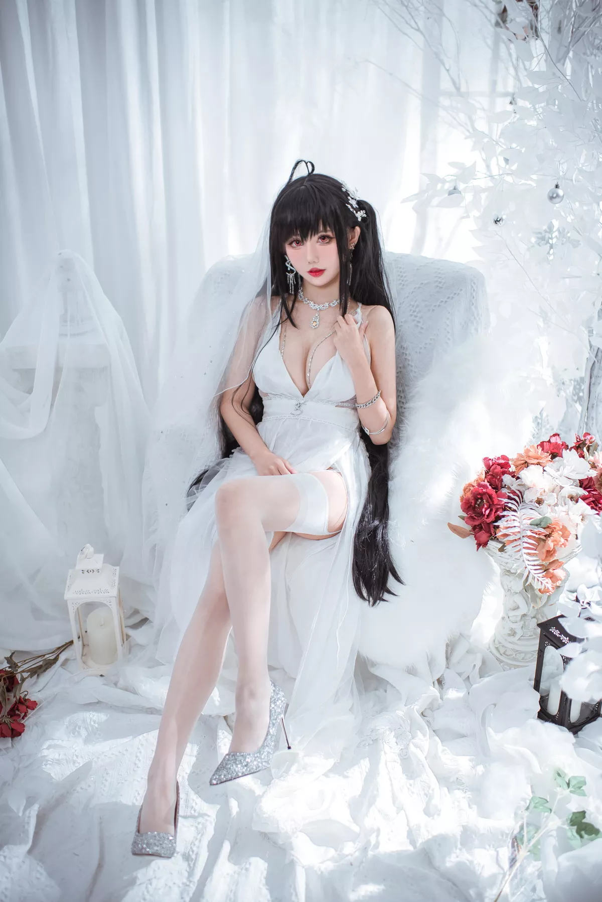 Coser美女仙女月大凤花嫁主题性感白色薄透婚纱配白丝吊袜秀惹火身材诱惑写真30P
