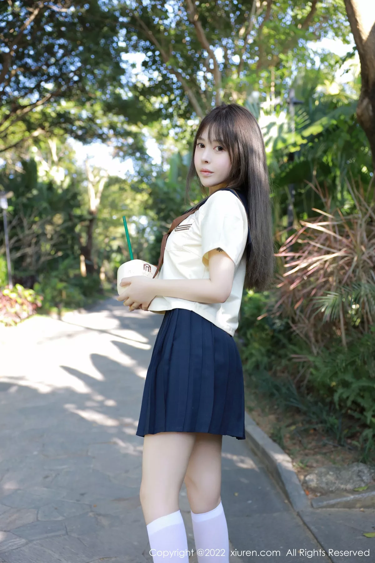 XiuRen第6021期_女神Evelyn艾莉南京旅拍户外性感白色水手服秀完美身材诱惑写真66P