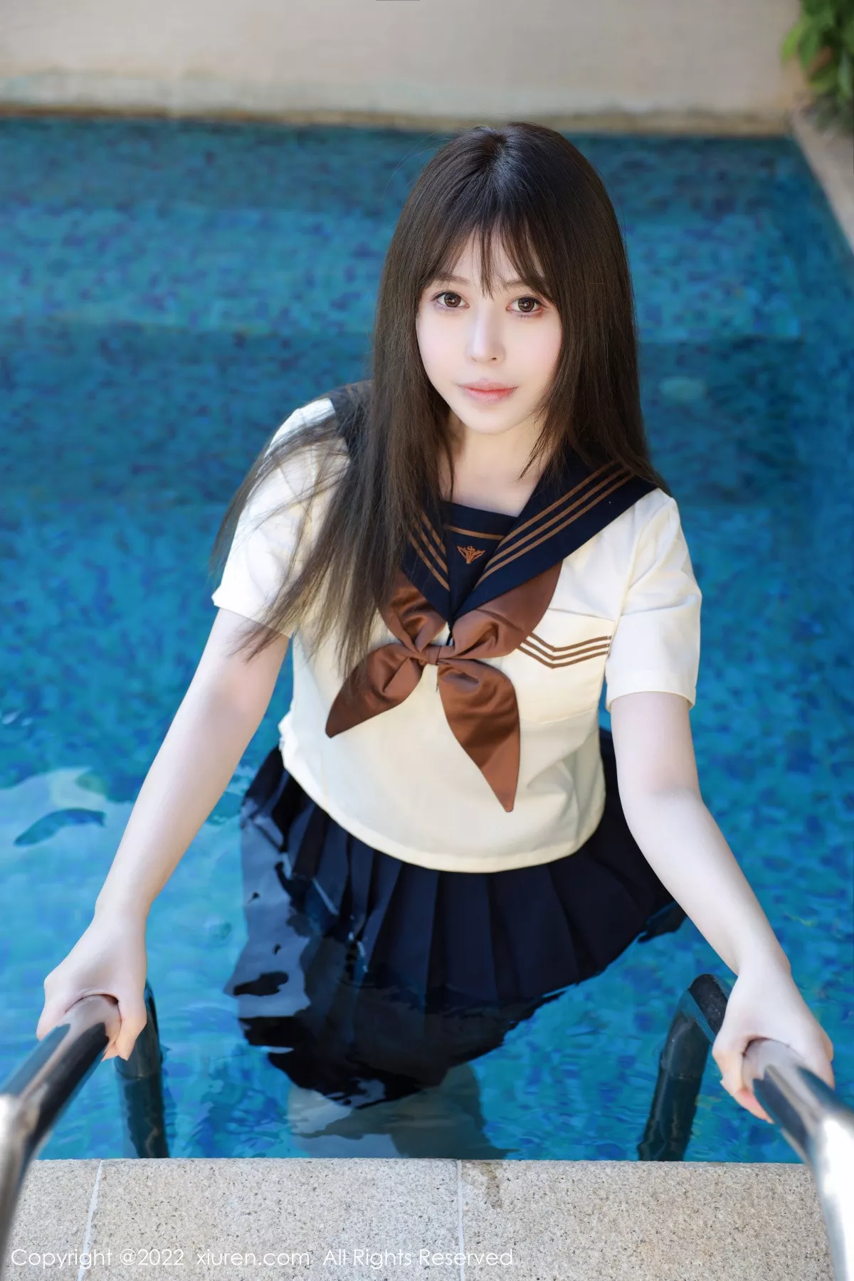 XiuRen第6021期_女神Evelyn艾莉南京旅拍户外性感白色水手服秀完美身材诱惑写真66P