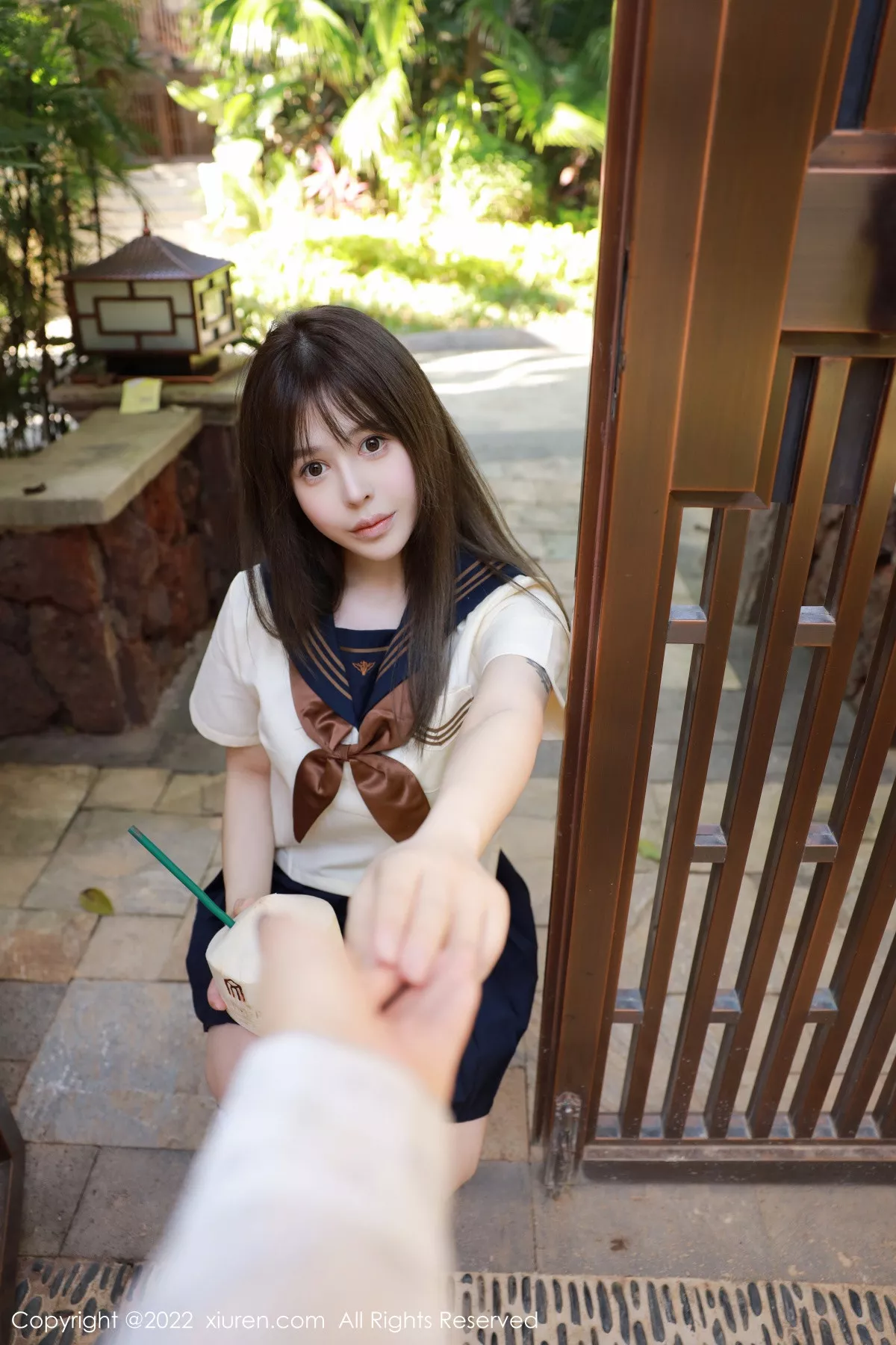 XiuRen第6021期_女神Evelyn艾莉南京旅拍户外性感白色水手服秀完美身材诱惑写真66P
