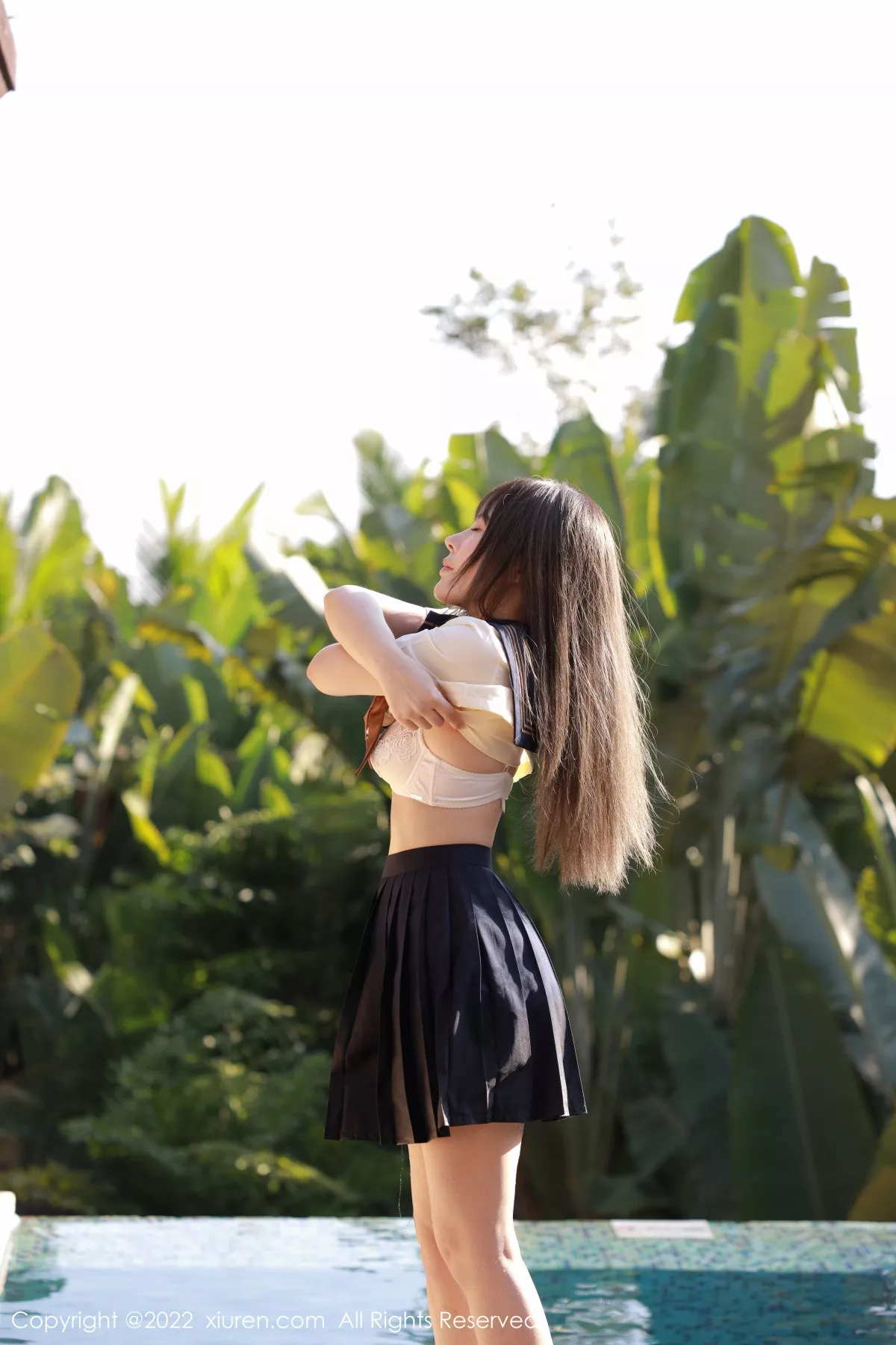 XiuRen第6021期_女神Evelyn艾莉南京旅拍户外性感白色水手服秀完美身材诱惑写真66P
