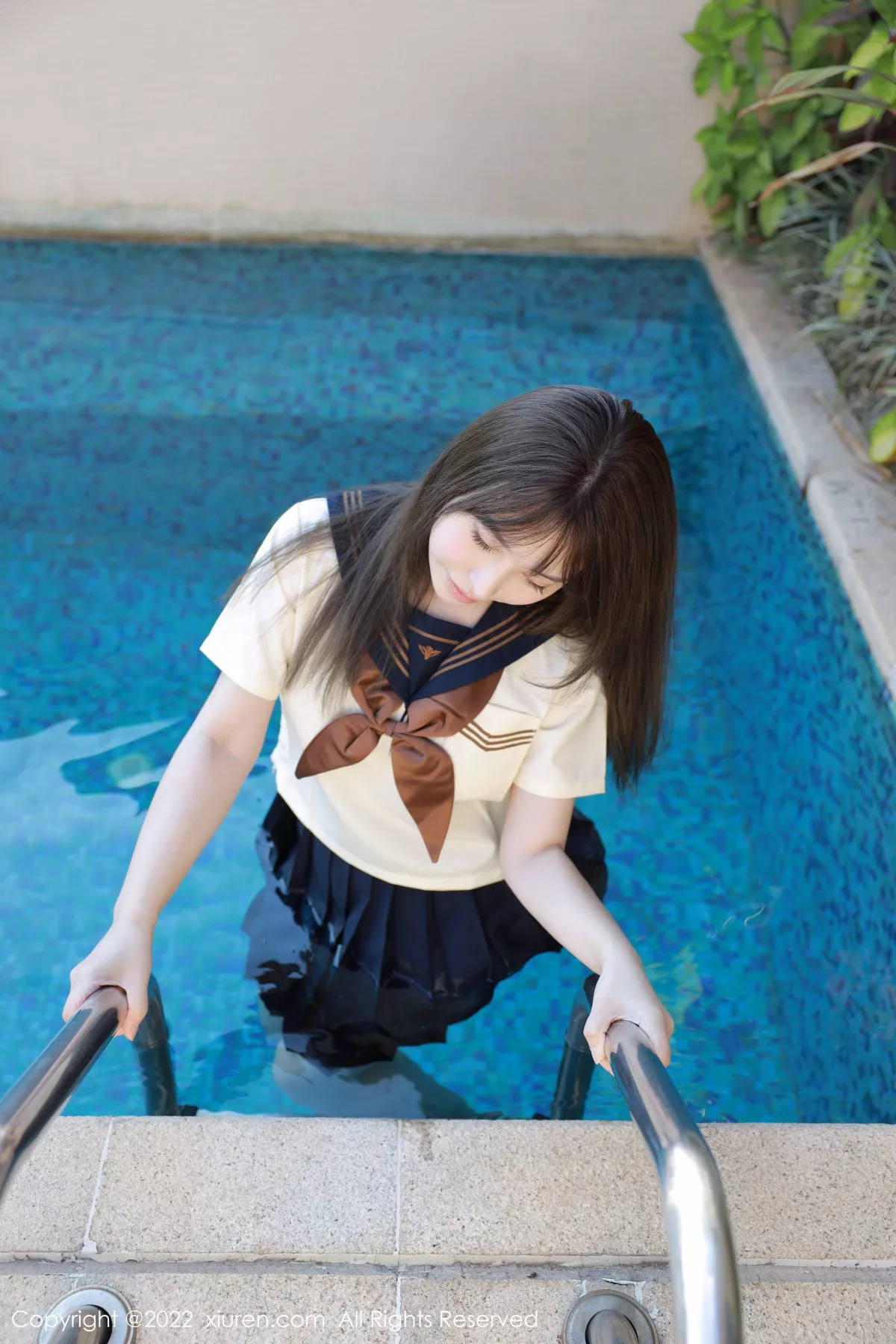 XiuRen第6021期_女神Evelyn艾莉南京旅拍户外性感白色水手服秀完美身材诱惑写真66P