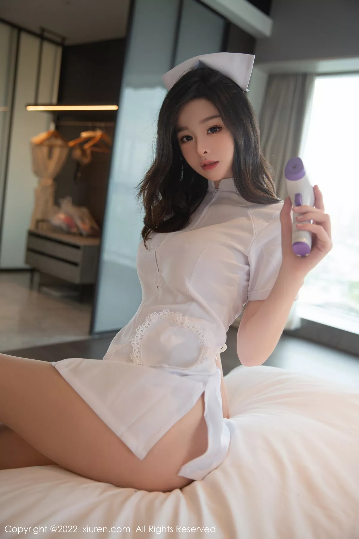XiuRen第6020期_模特是小逗逗性感白色护士服饰配原色丝袜秀曼妙身姿迷人写真82P